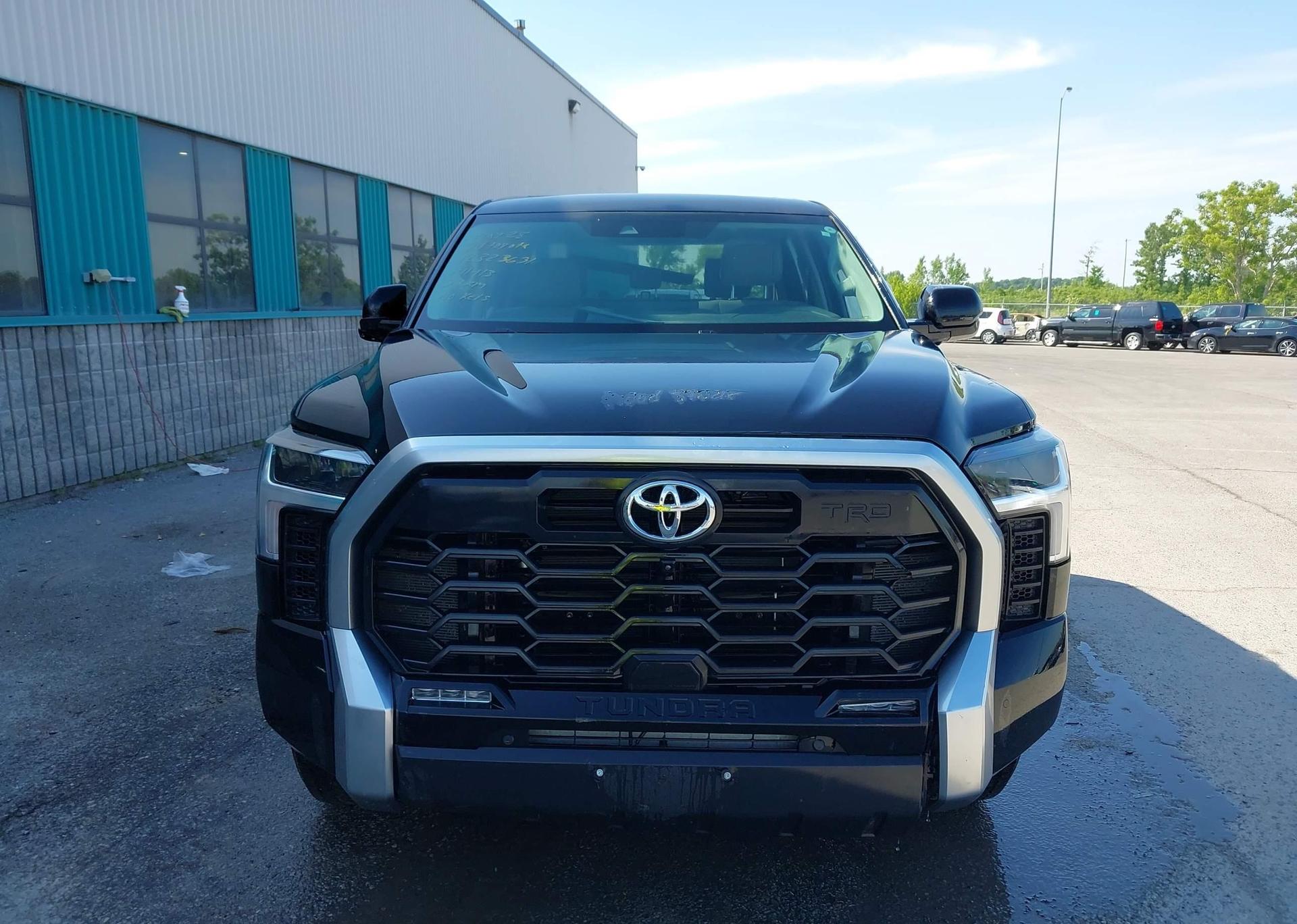 2024 TOYOTA TUNDRA CREWMAX LIMITED