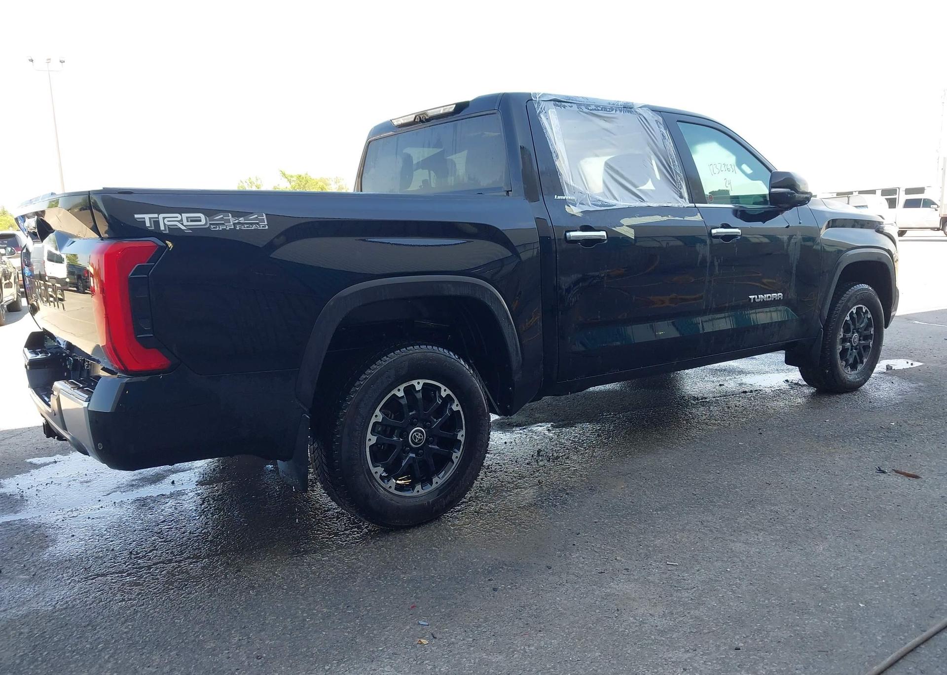 2024 TOYOTA TUNDRA CREWMAX LIMITED
