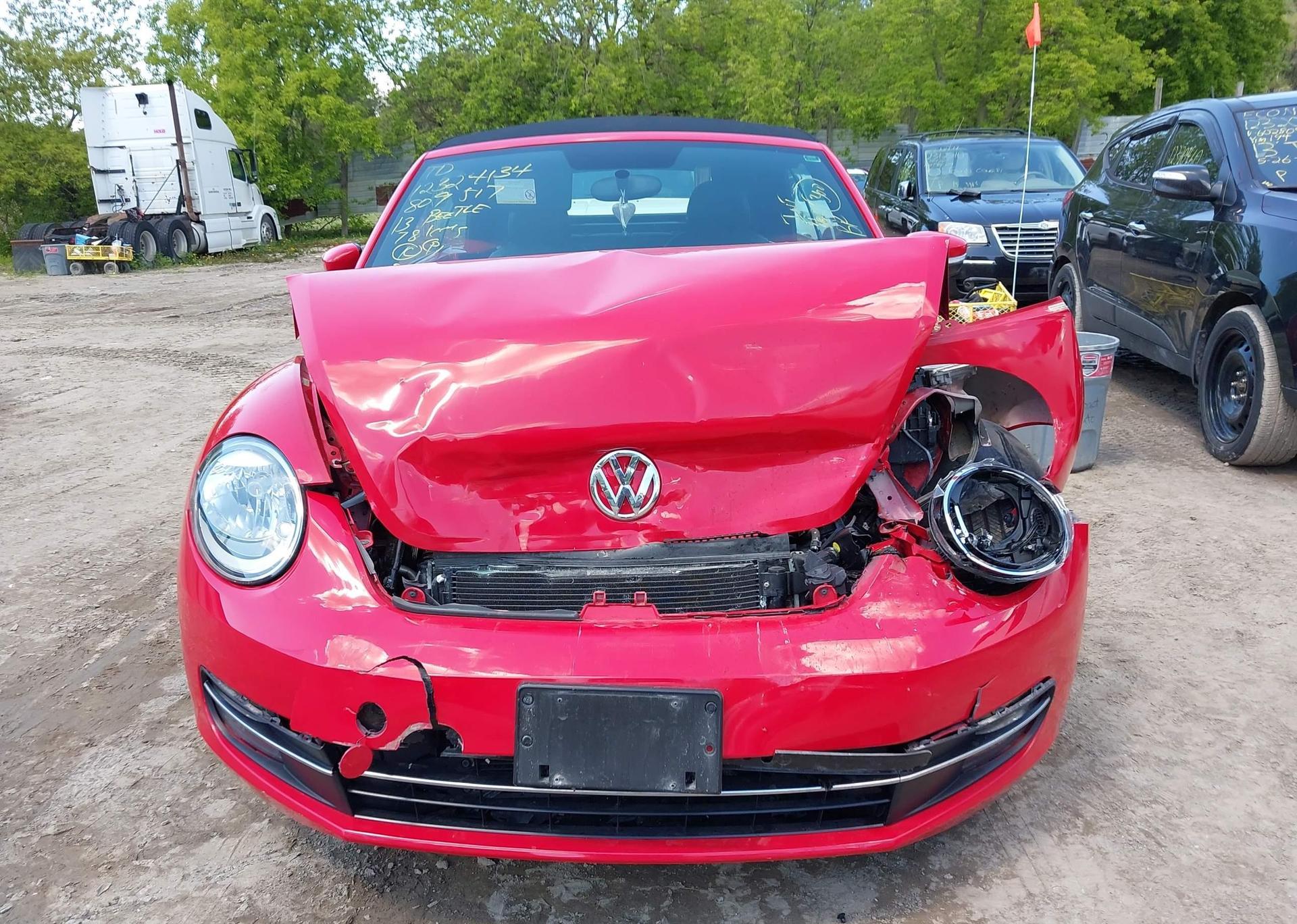 2013 VOLKSWAGEN BEETLE