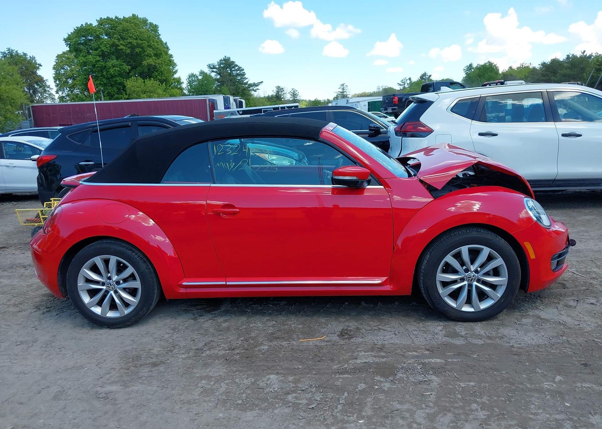 2013 VOLKSWAGEN BEETLE