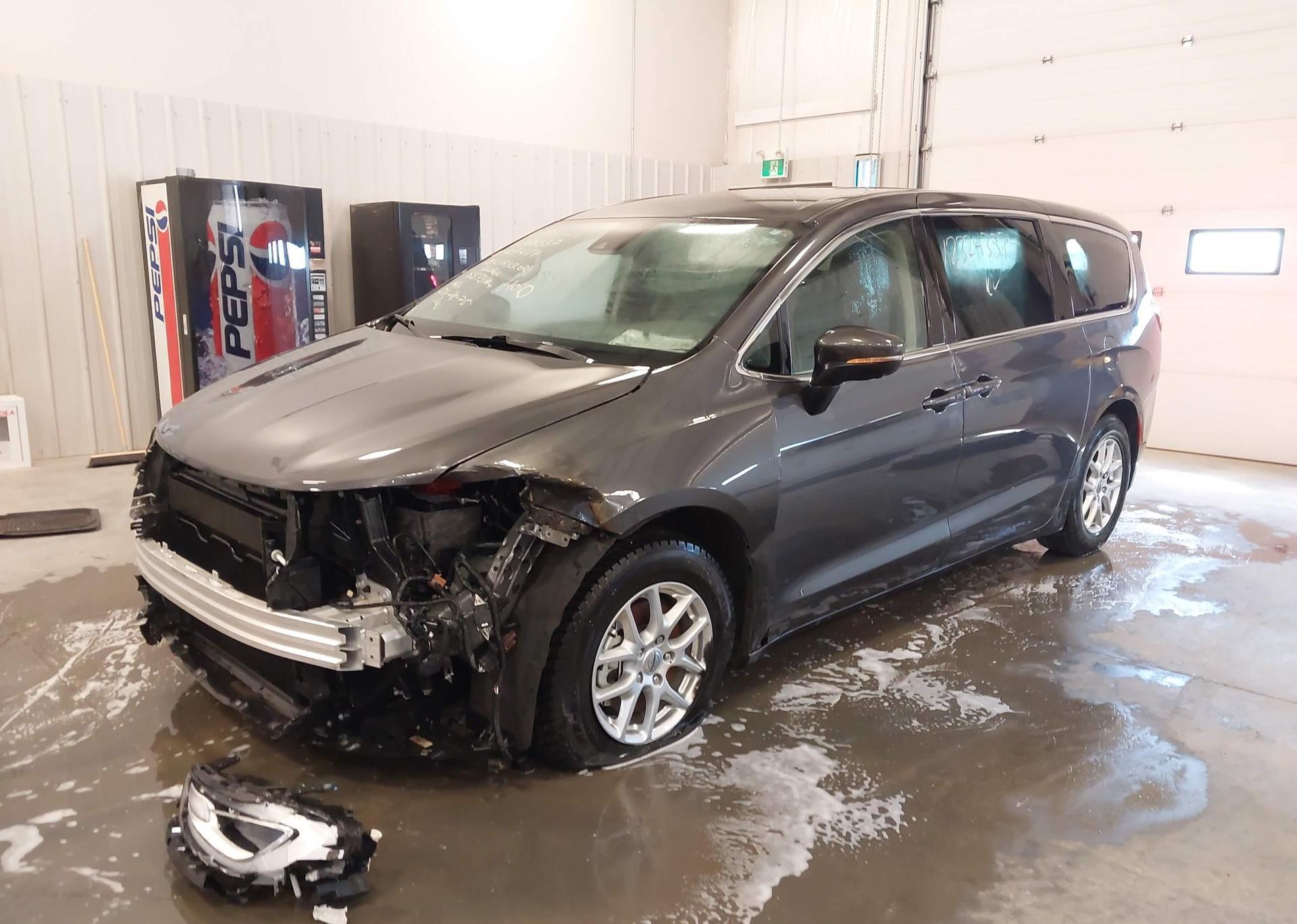 2023 CHRYSLER PACIFICA TOURING L