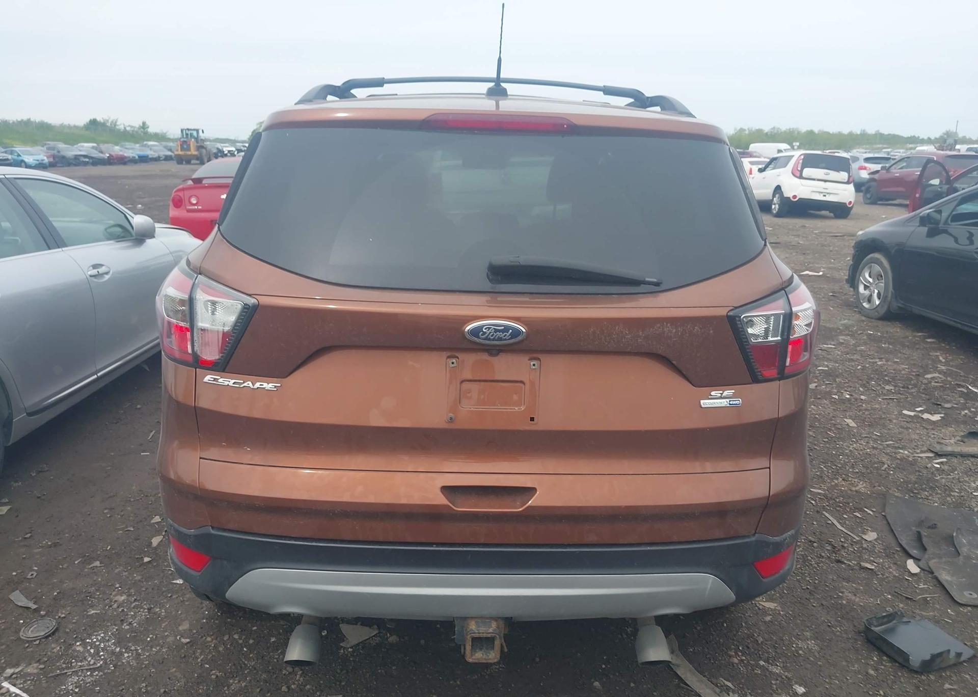 2017 FORD ESCAPE SE
