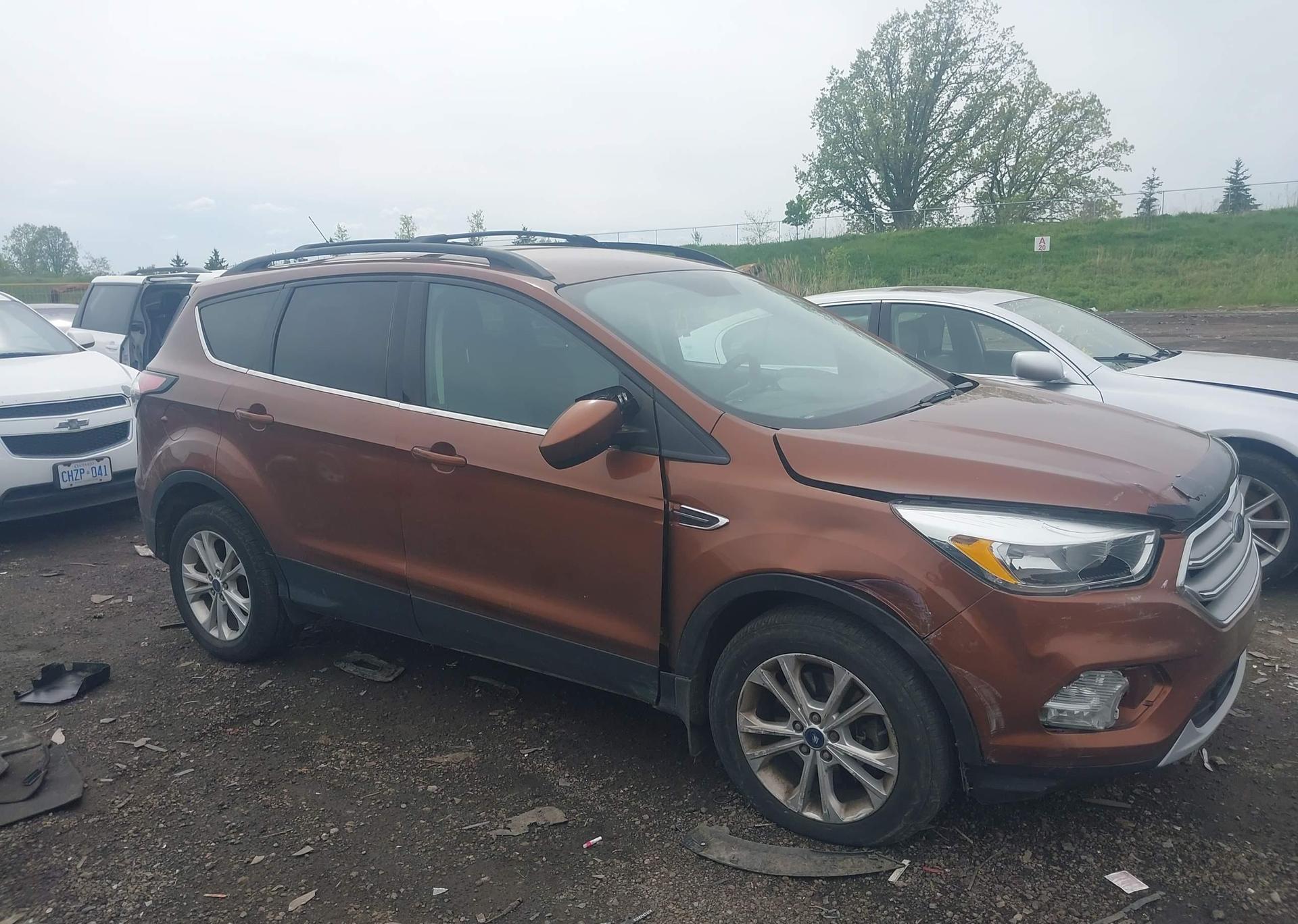 2017 FORD ESCAPE SE