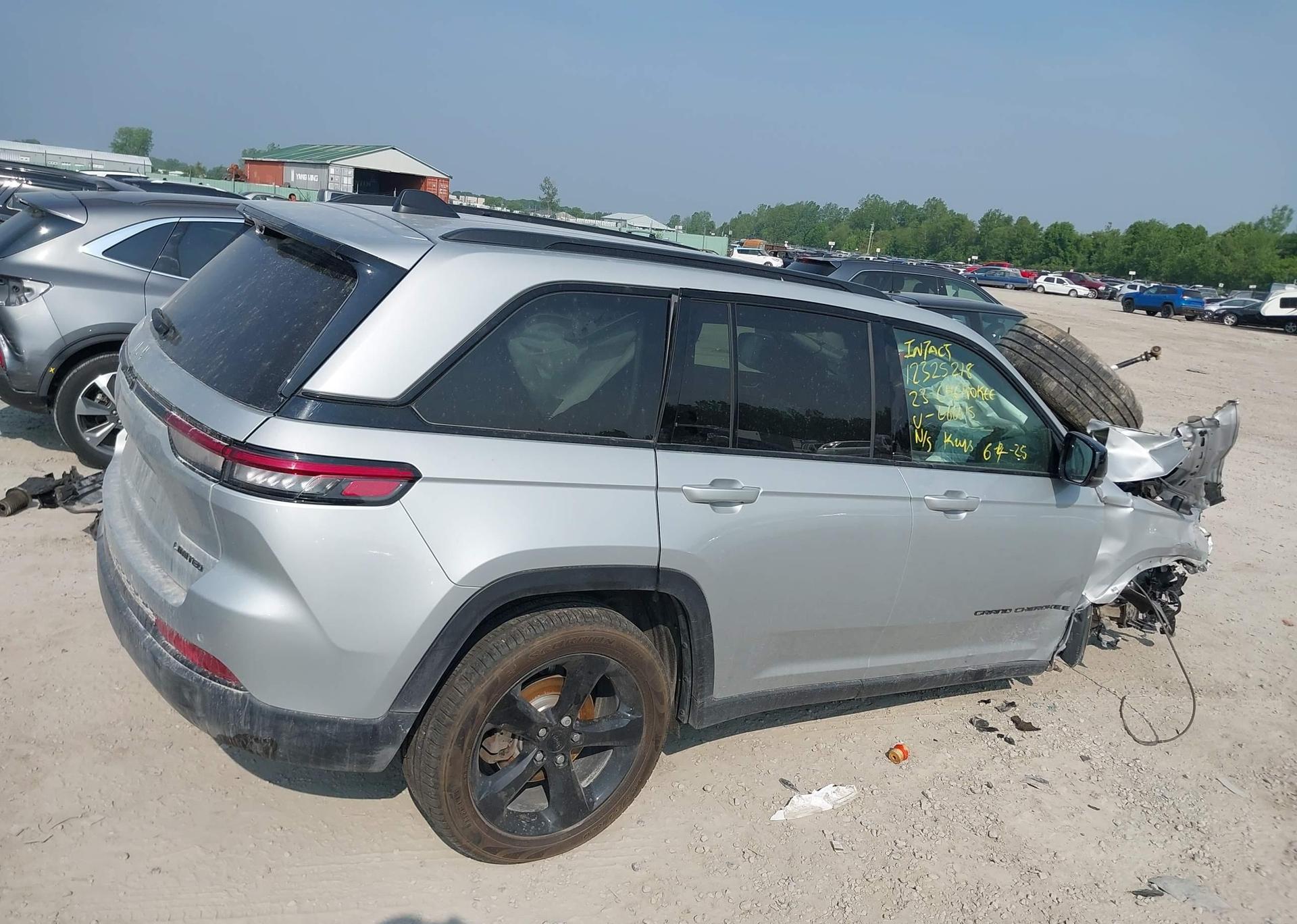 2023 JEEP GRAND CHEROKEE
