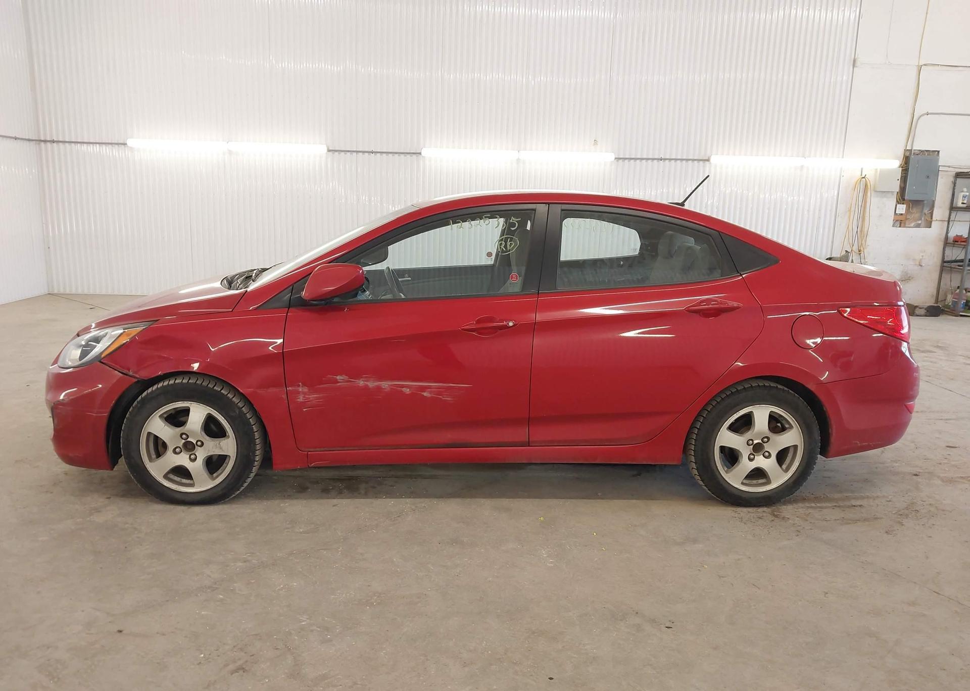 2012 HYUNDAI ACCENT GLS