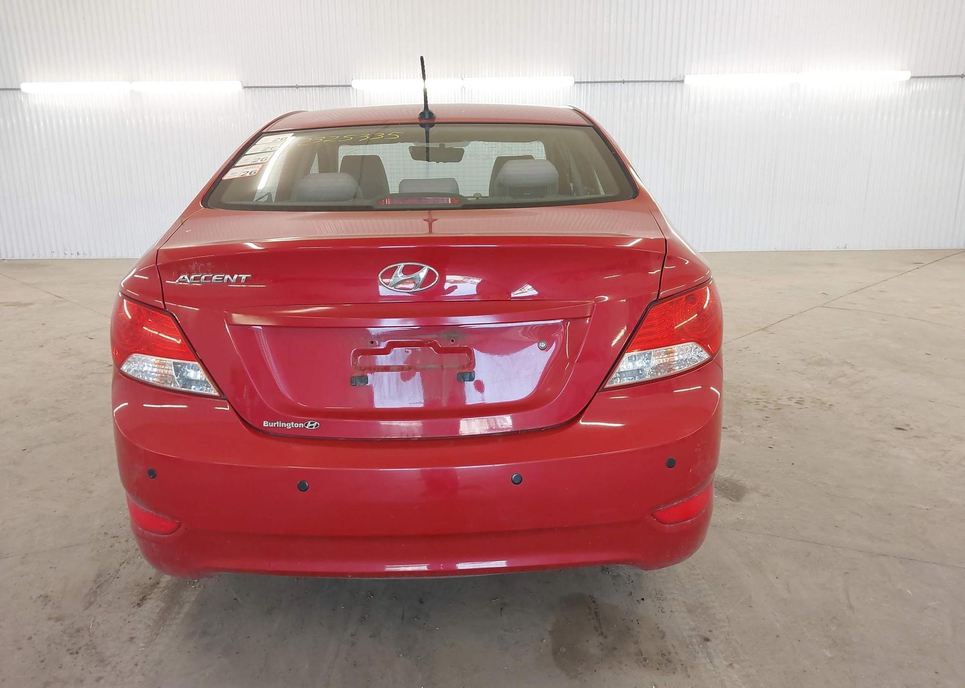 2012 HYUNDAI ACCENT GLS