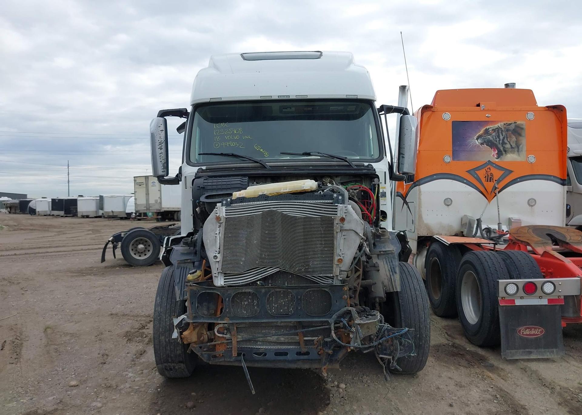 2018 VOLVO VNL