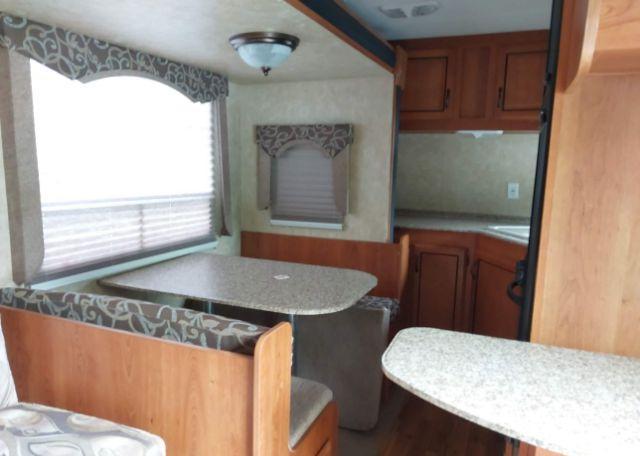 2012 FOREST RIVER CATALINA