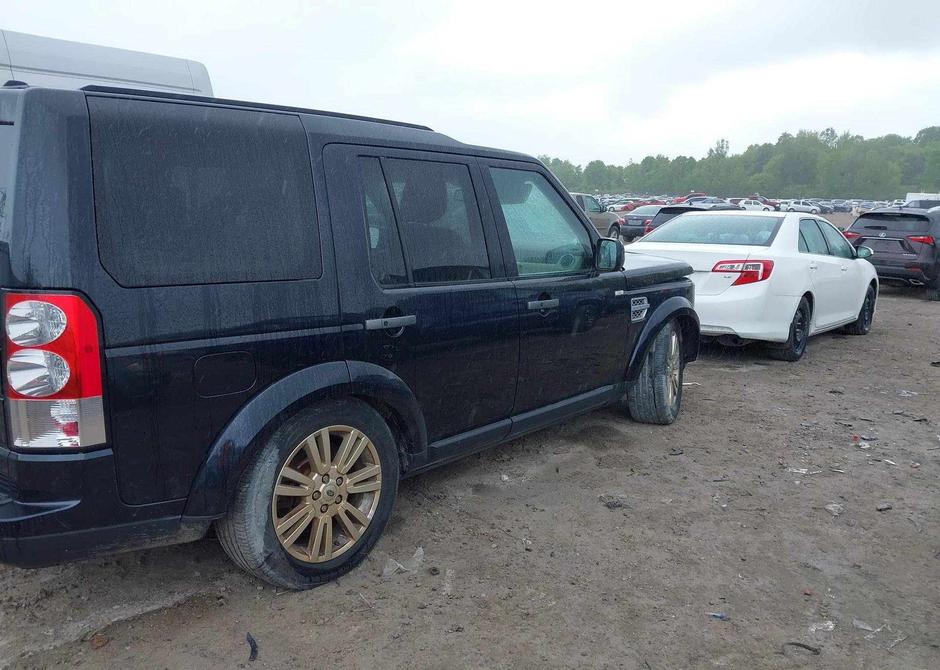 2011 LAND ROVER LR4