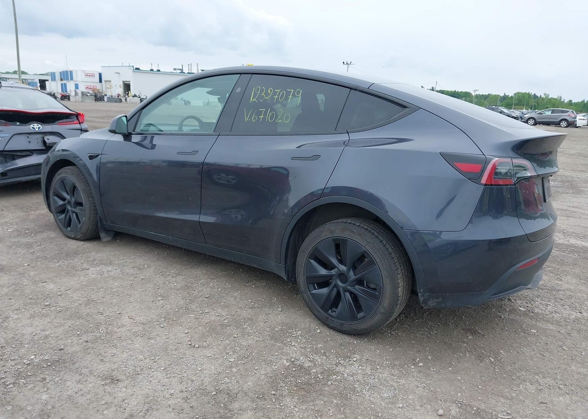 2024 TESLA MODEL Y LONG RANGE