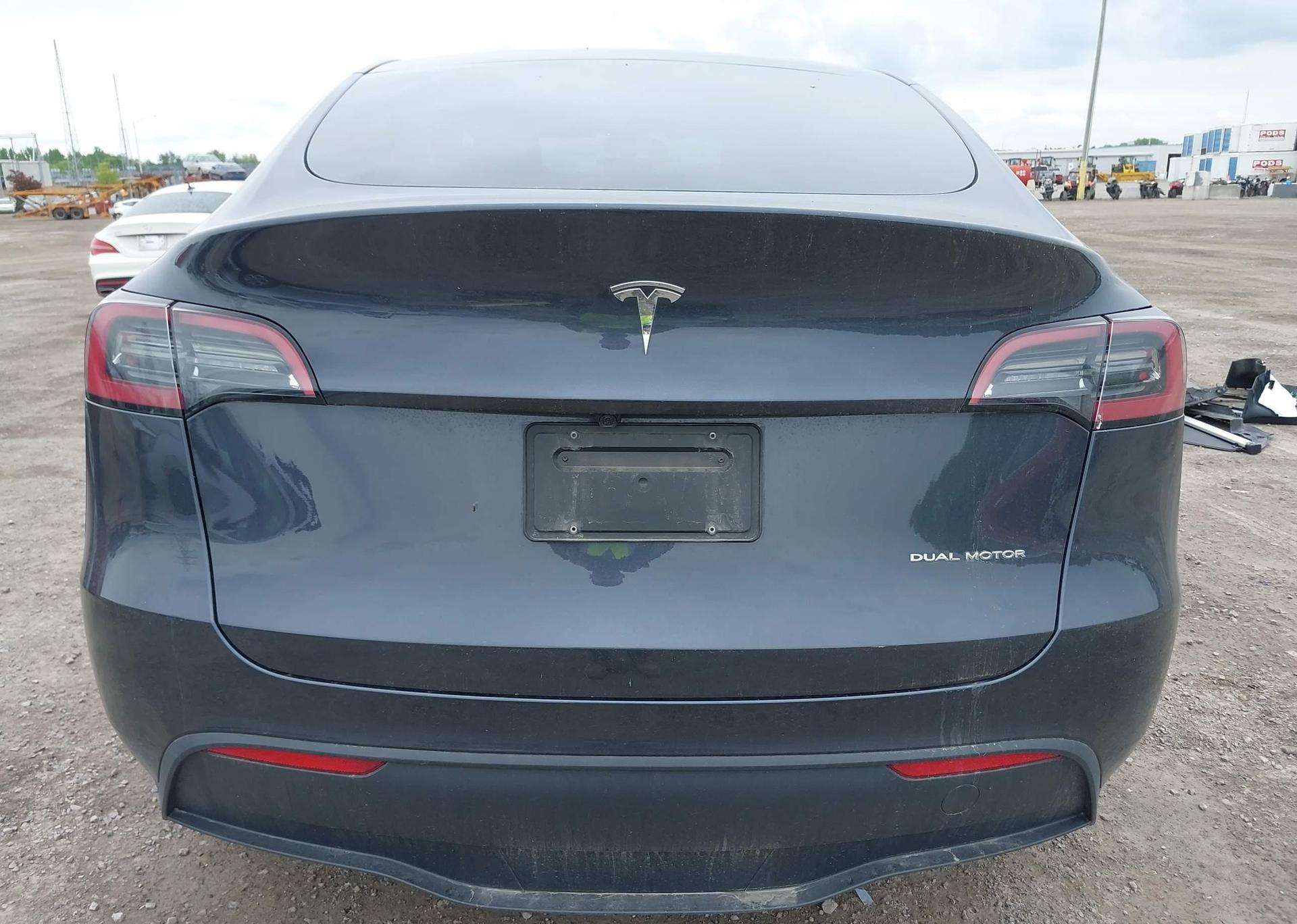2024 TESLA MODEL Y LONG RANGE