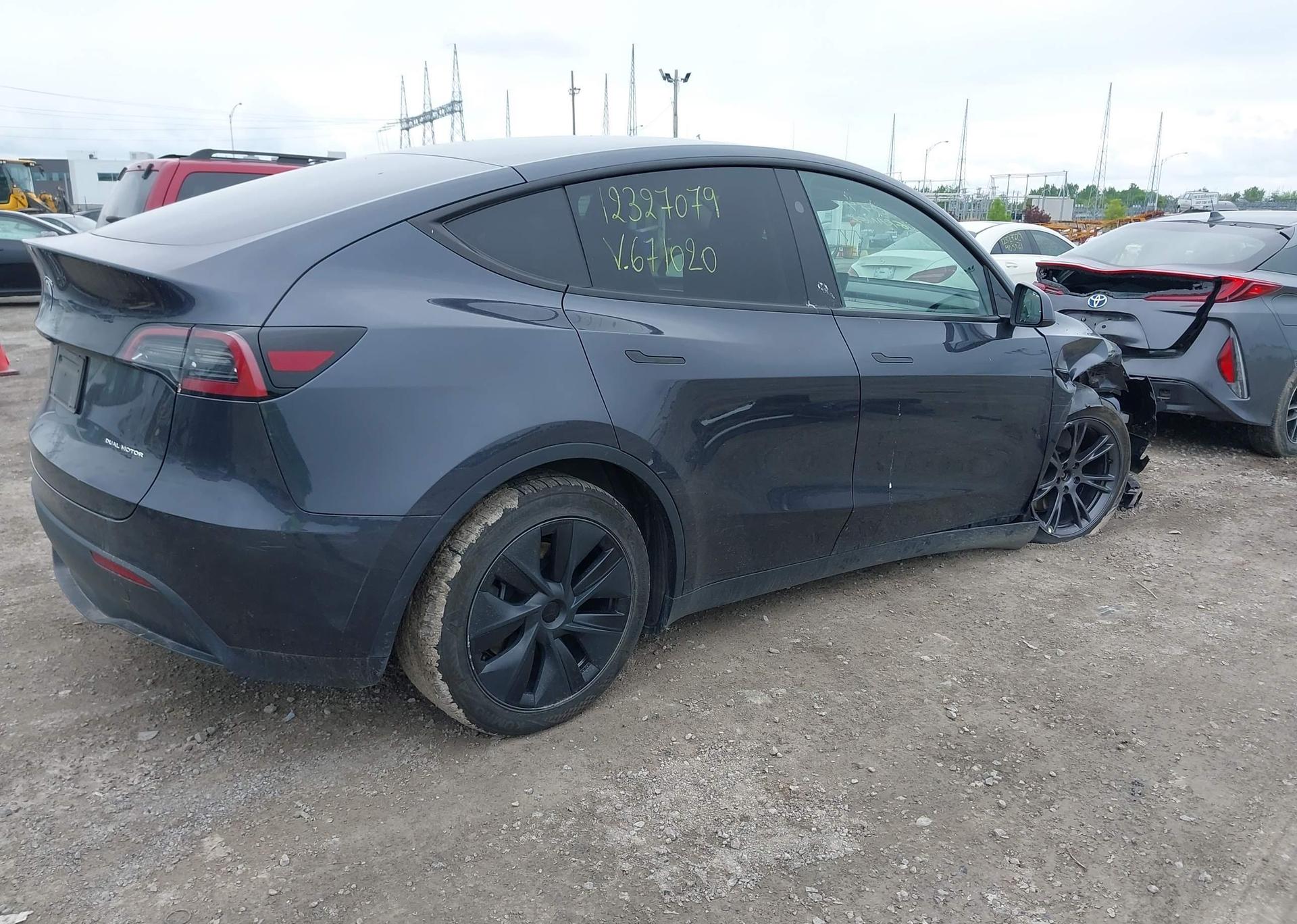 2024 TESLA MODEL Y LONG RANGE