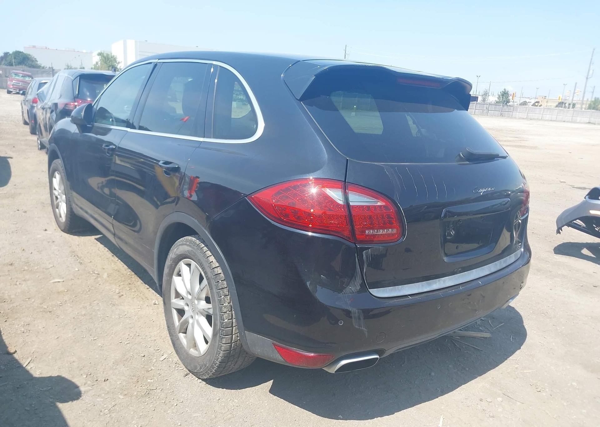 2011 PORSCHE CAYENNE