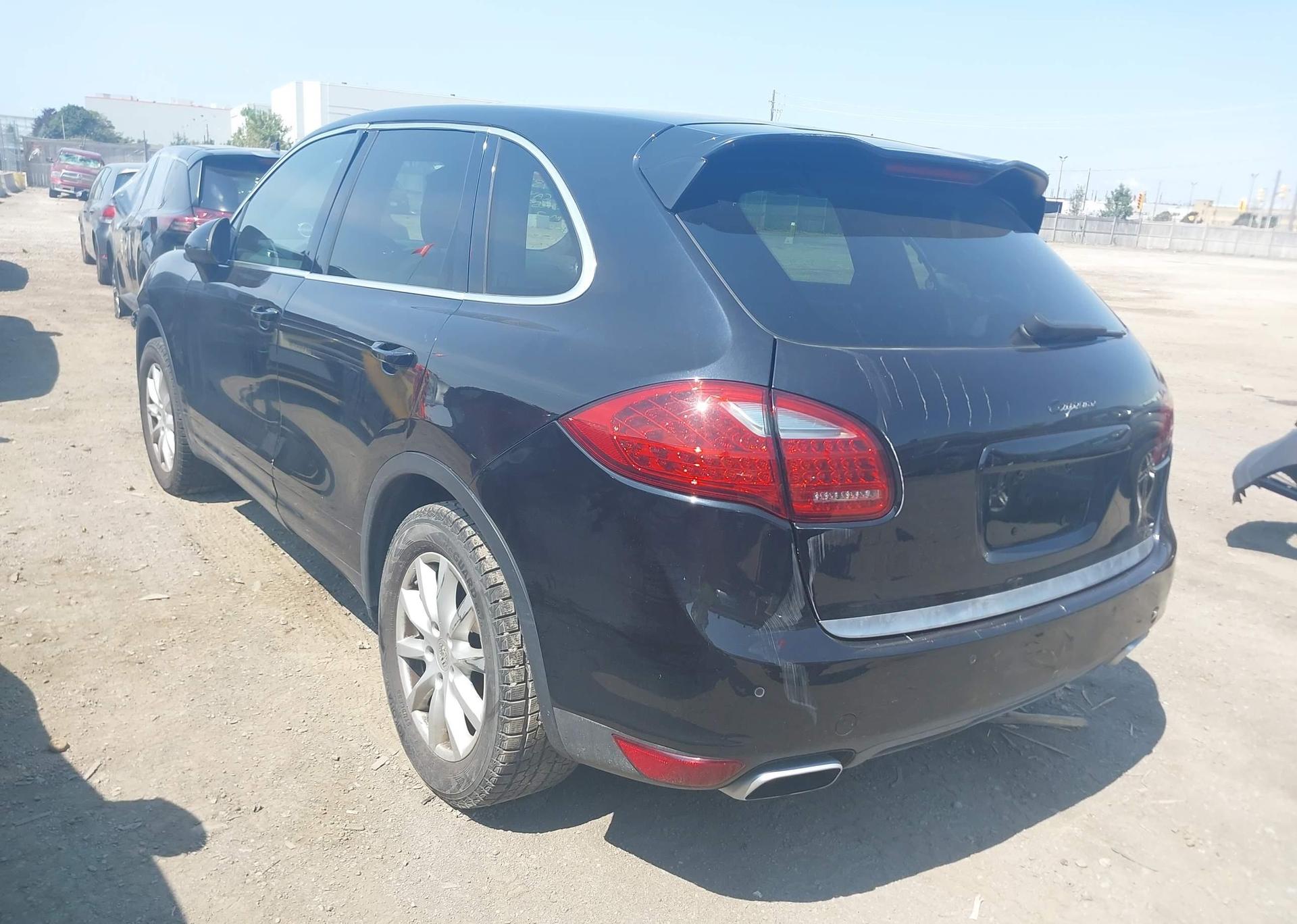 2011 PORSCHE CAYENNE