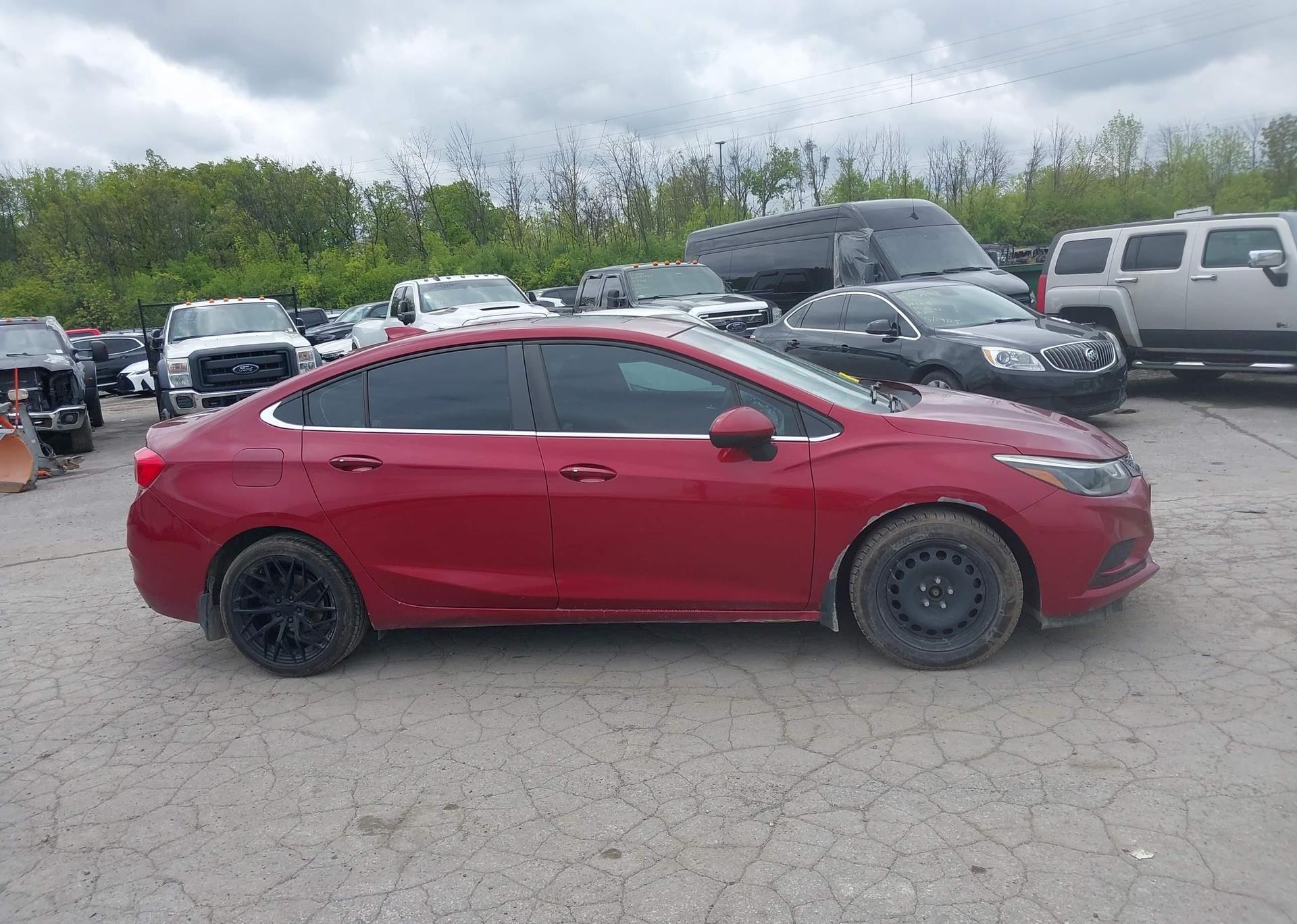 2017 CHEVROLET CRUZE LT