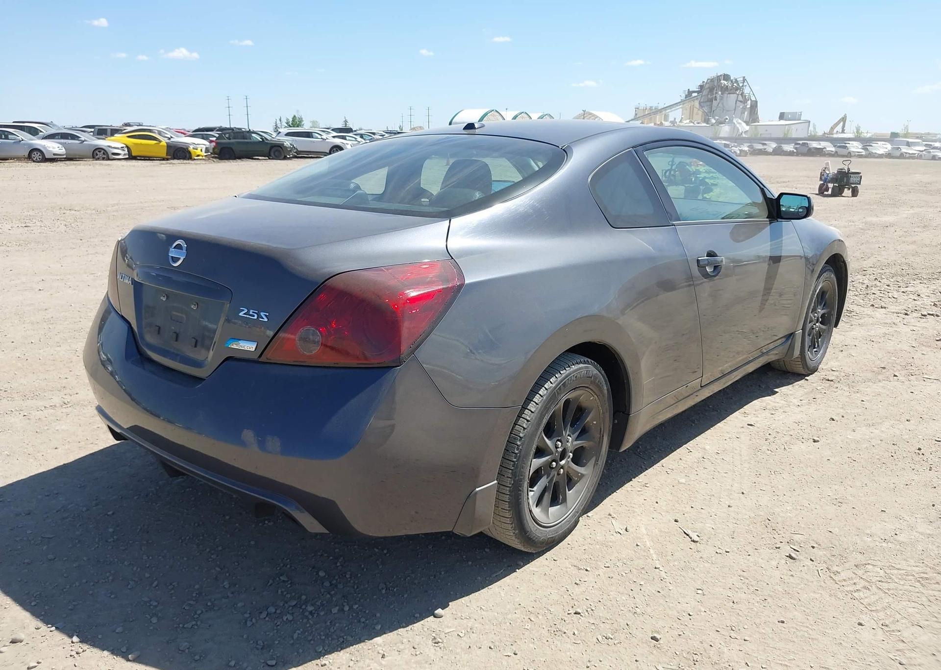 2010 NISSAN Altima S