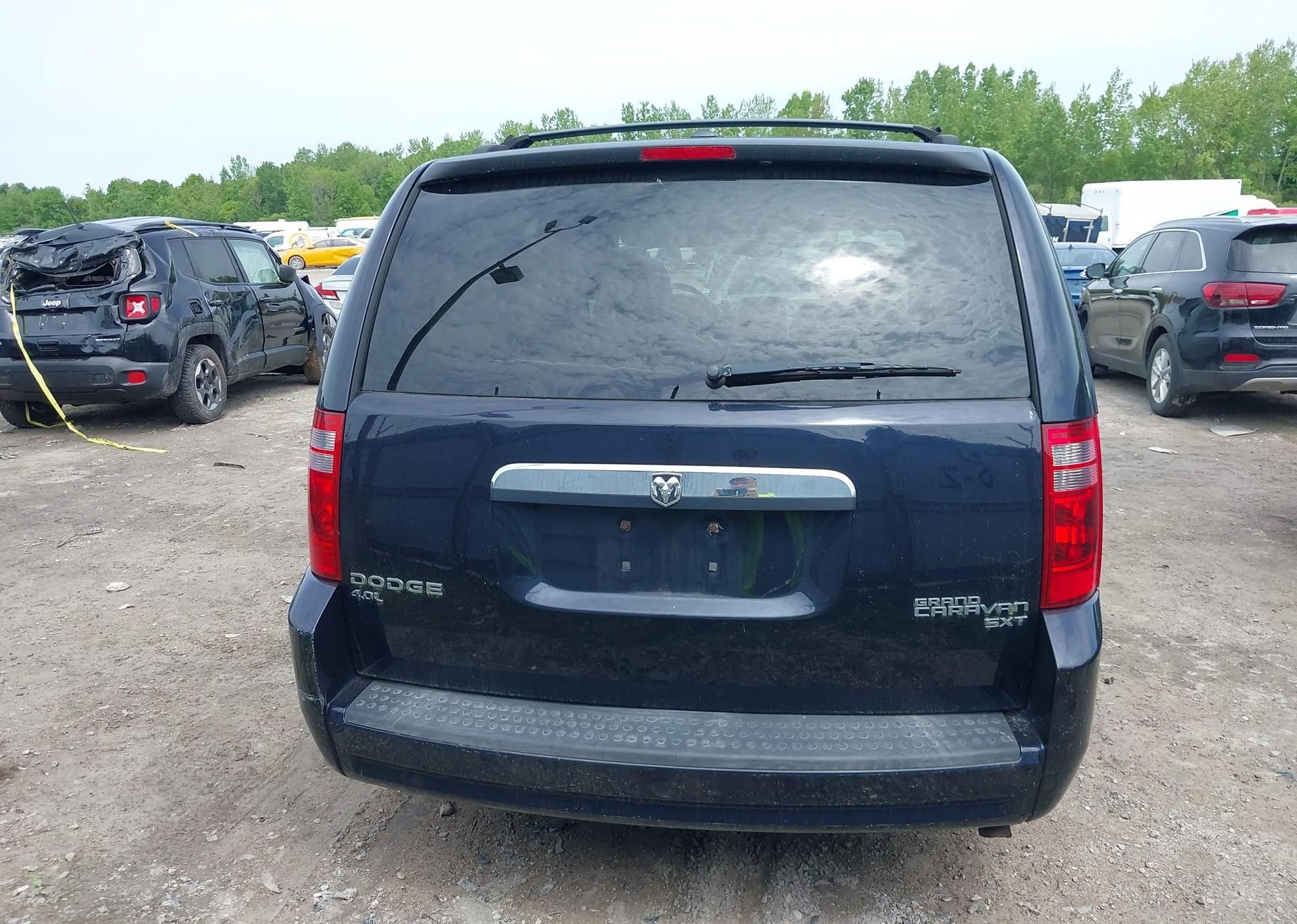 2010 DODGE GRAND CARAVAN SE