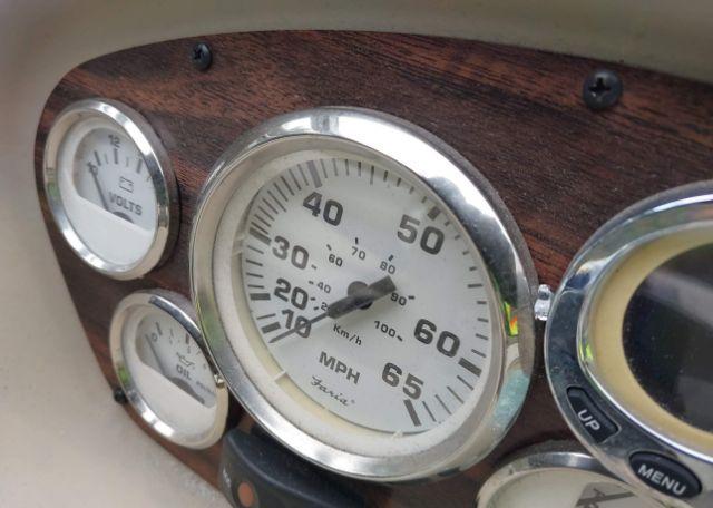 2007 GLASTRON semi outboard