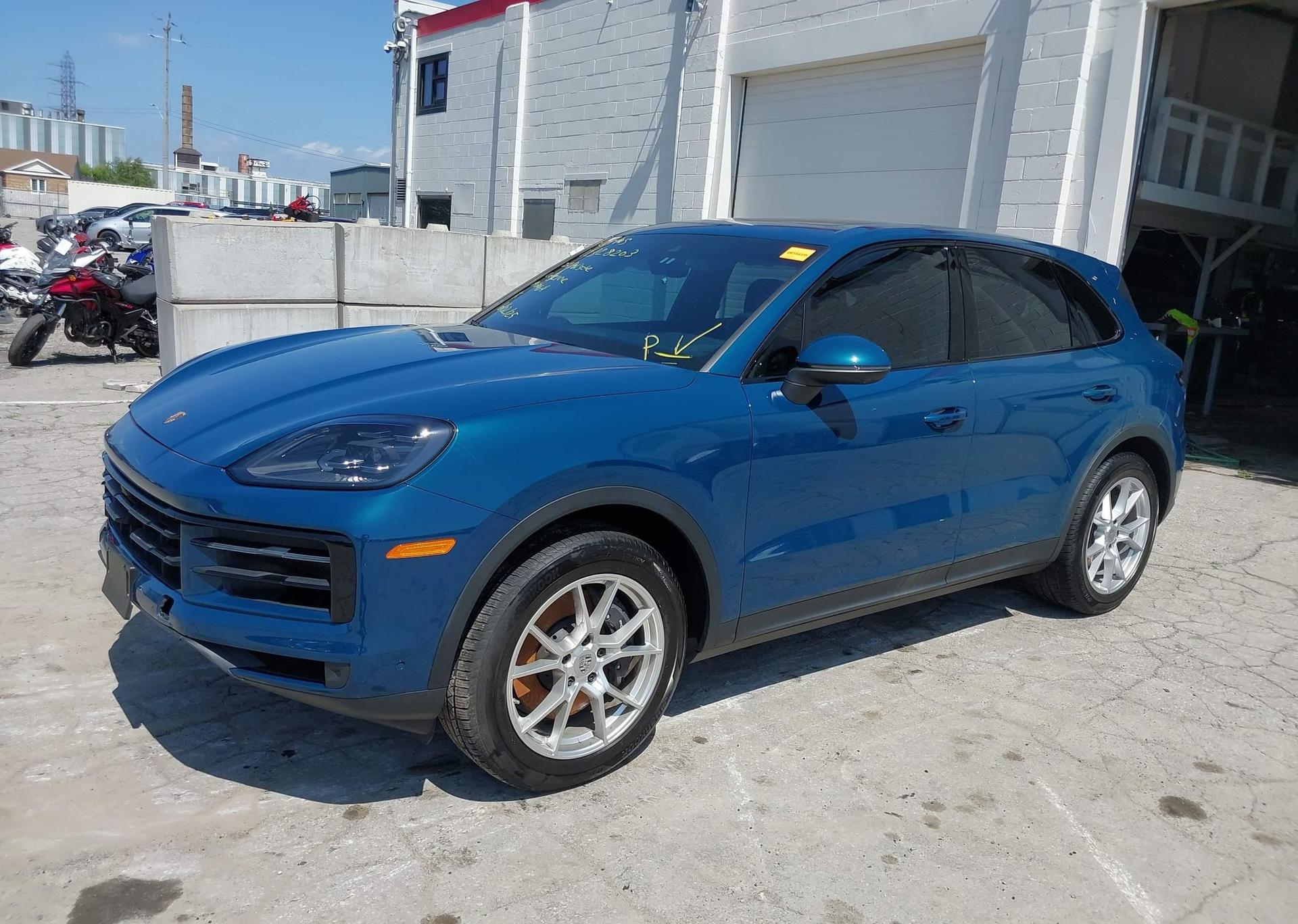 2024 PORSCHE CAYENNE