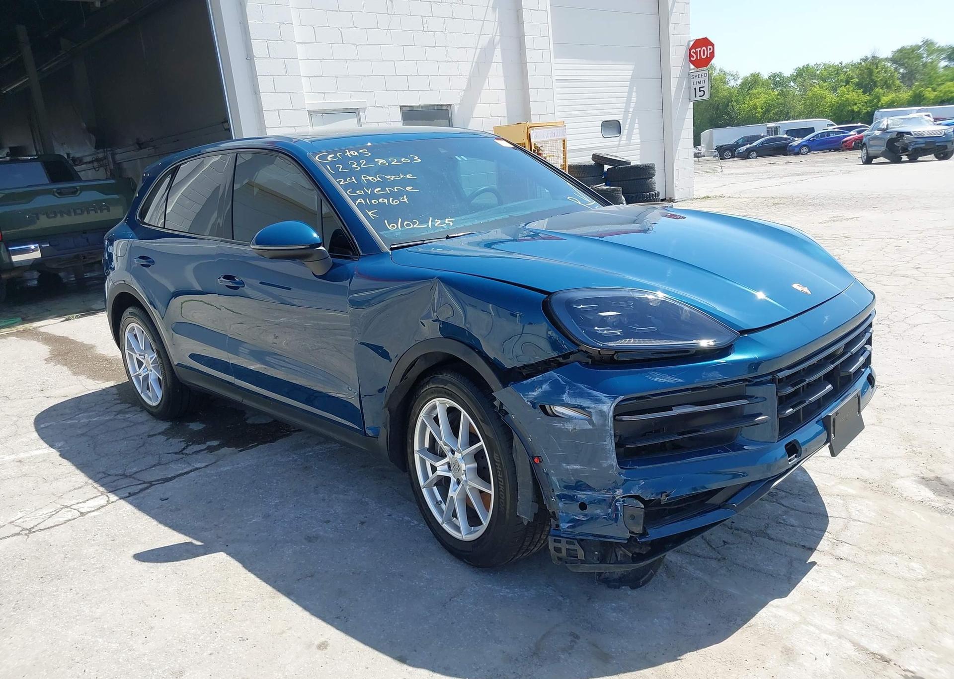 2024 PORSCHE CAYENNE