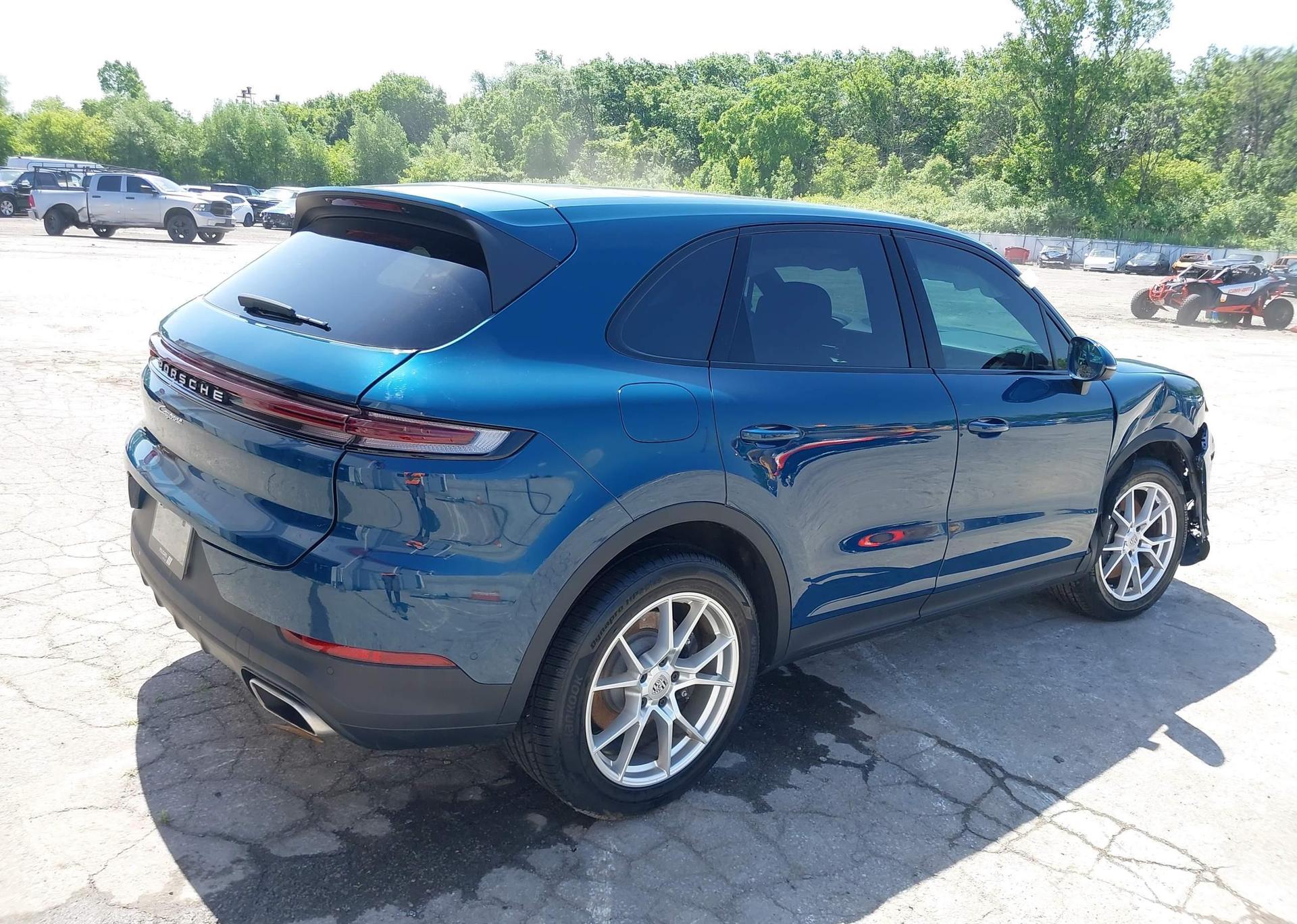 2024 PORSCHE CAYENNE
