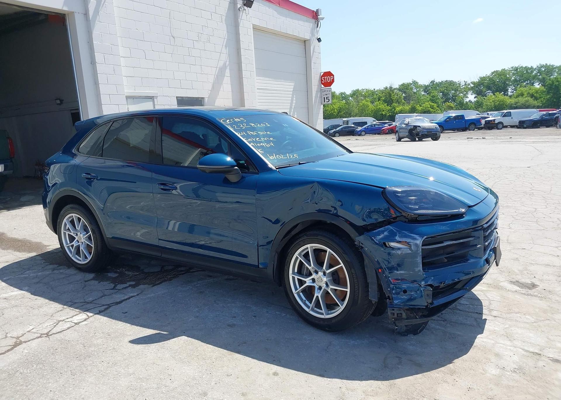 2024 PORSCHE CAYENNE