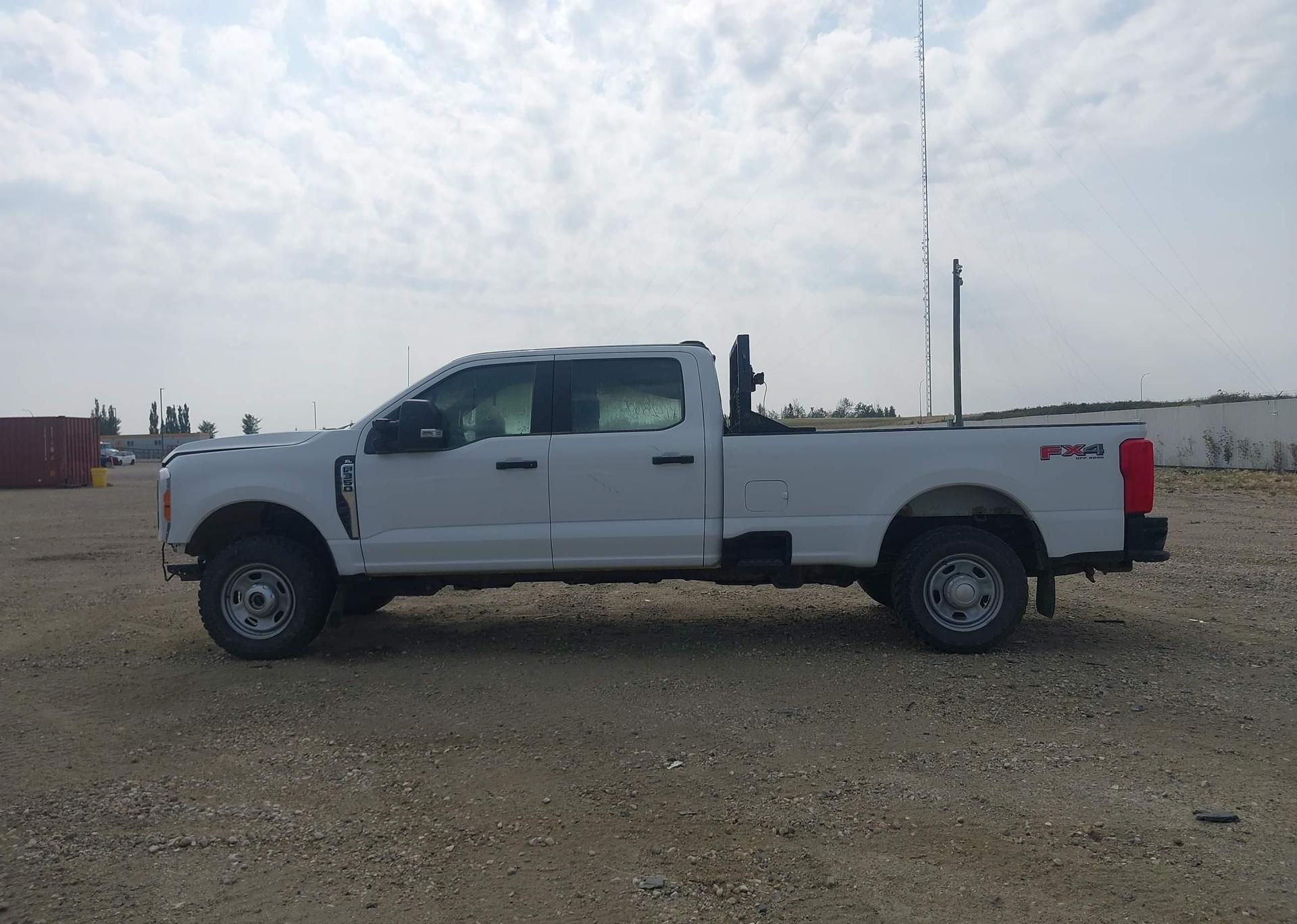 2023 FORD F-350 XL