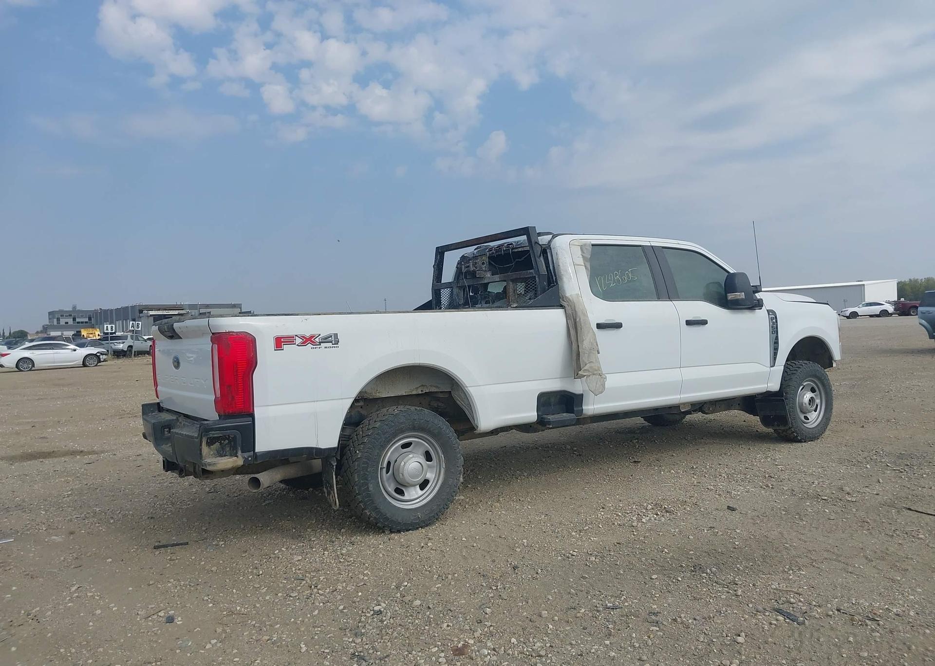 2023 FORD F-350 XL