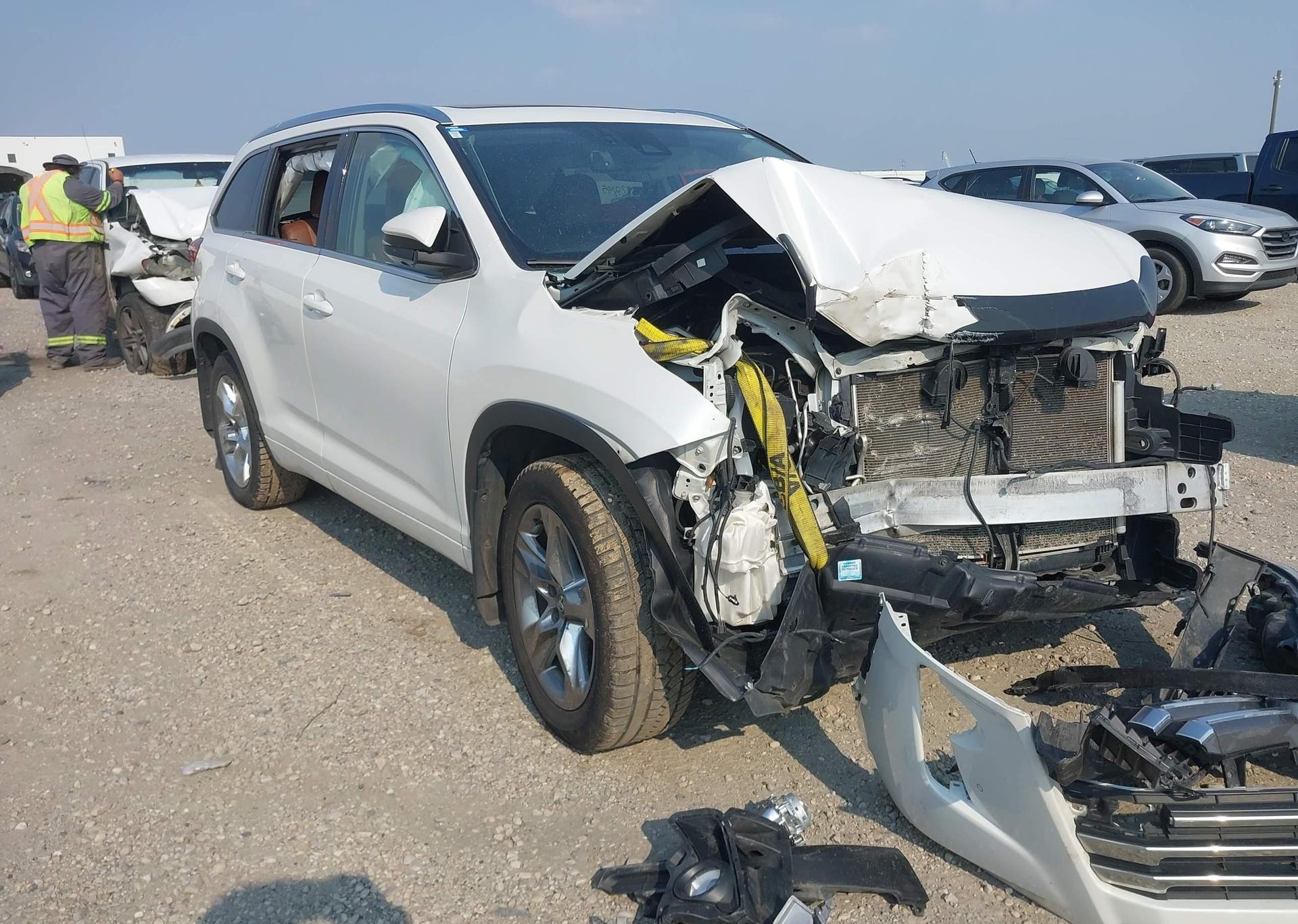 2019 TOYOTA HIGHLANDER LIMITED