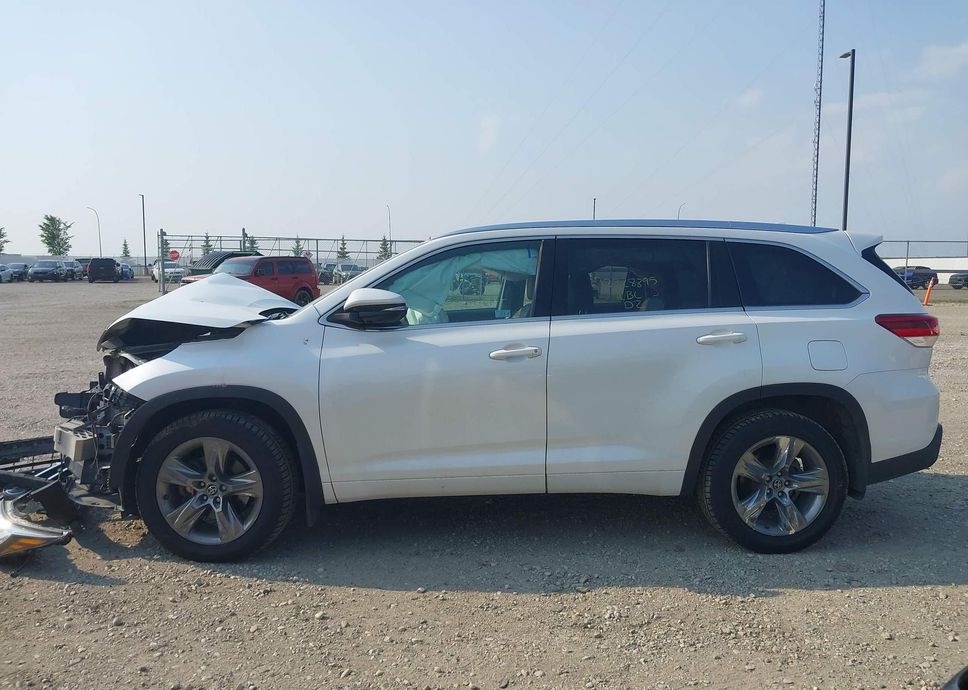 2019 TOYOTA HIGHLANDER LIMITED