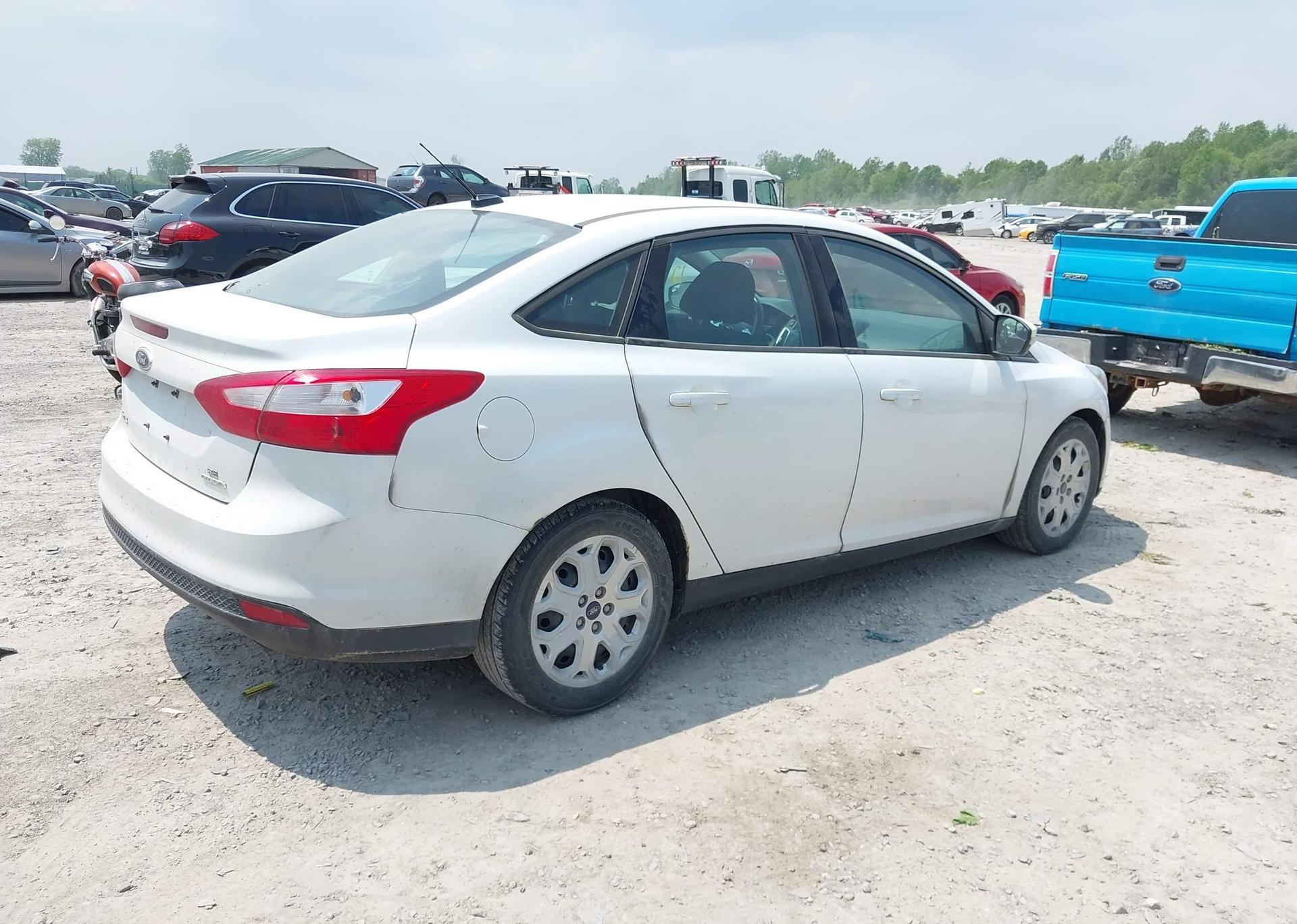 2013 FORD FOCUS SE
