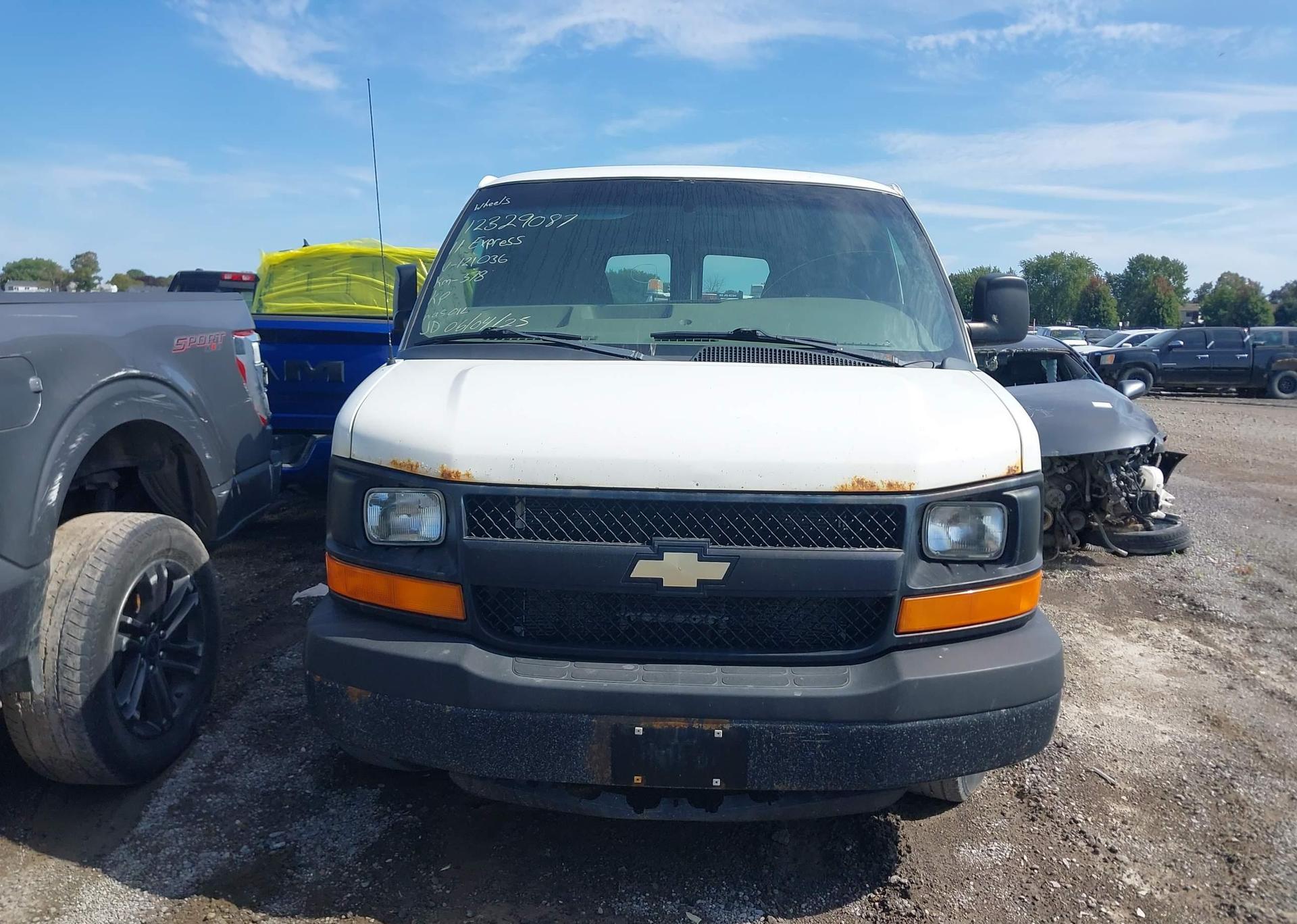 2011 CHEVROLET EXPRESS G2500