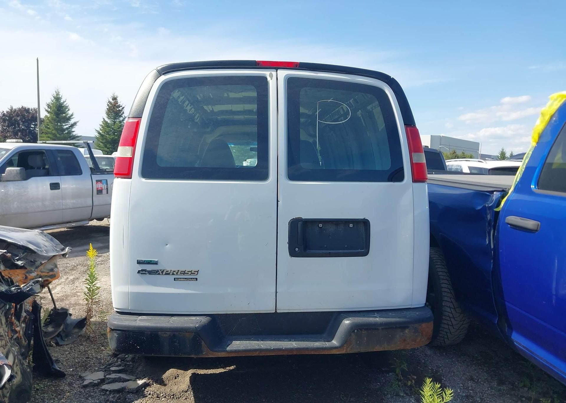 2011 CHEVROLET EXPRESS G2500