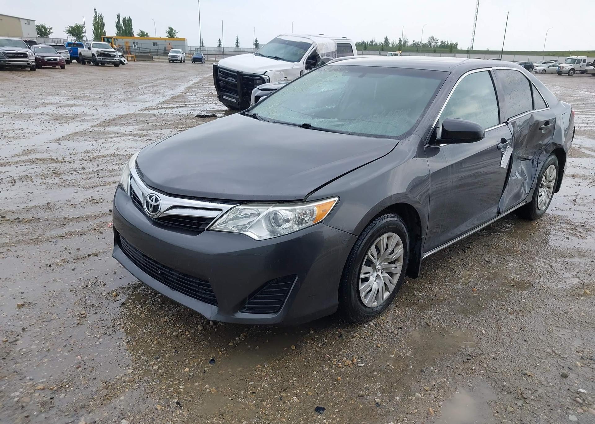 2014 TOYOTA CAMRY