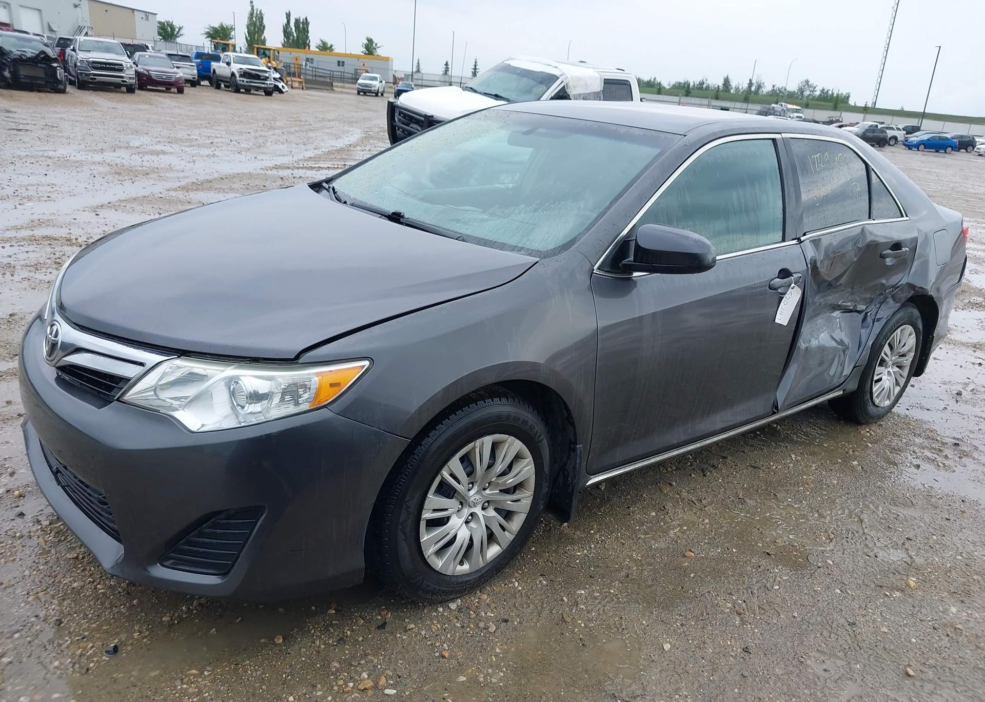 2014 TOYOTA CAMRY