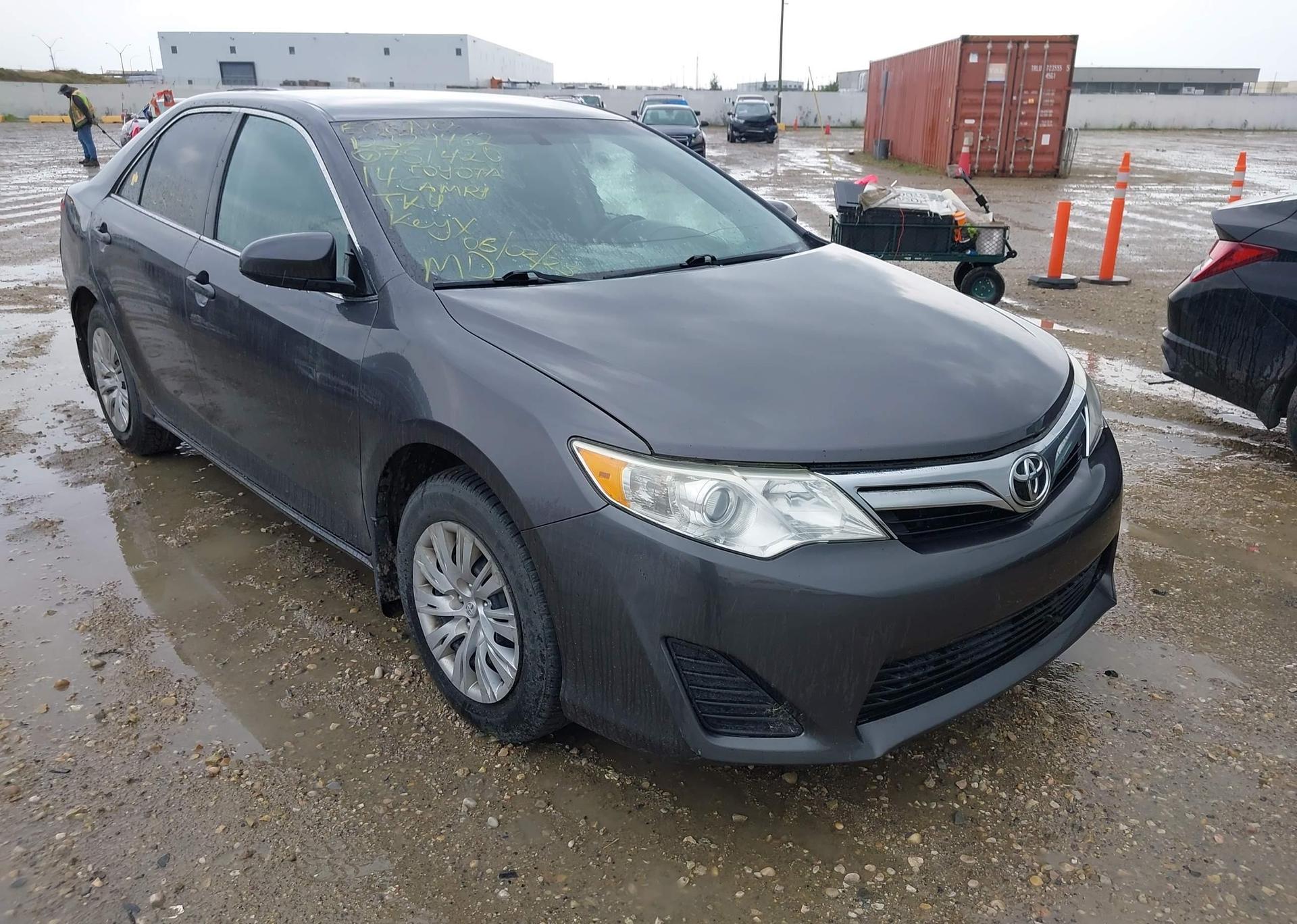 2014 TOYOTA CAMRY