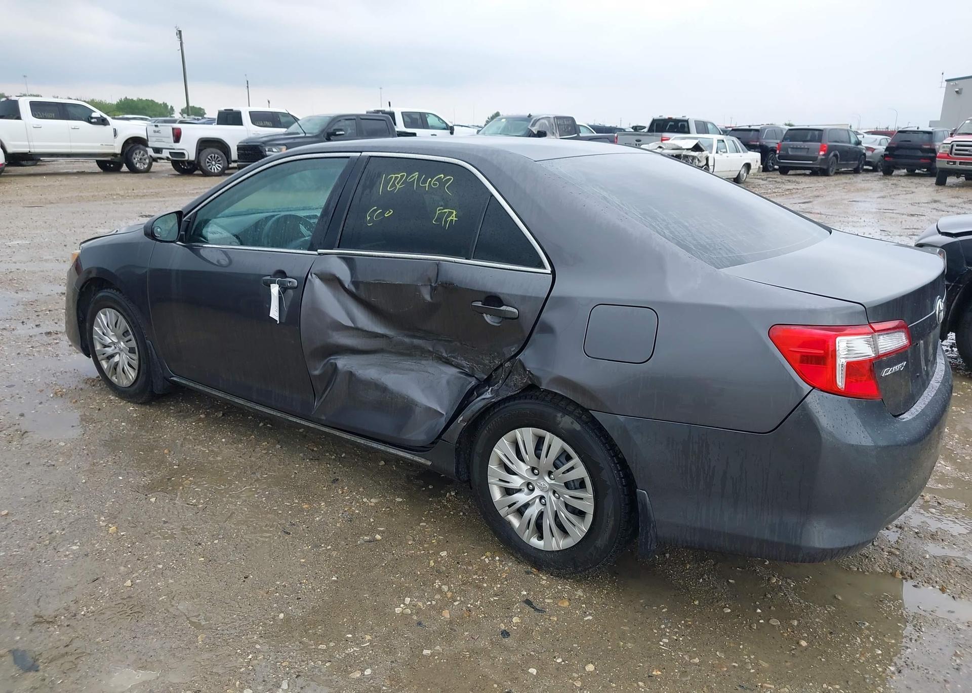 2014 TOYOTA CAMRY