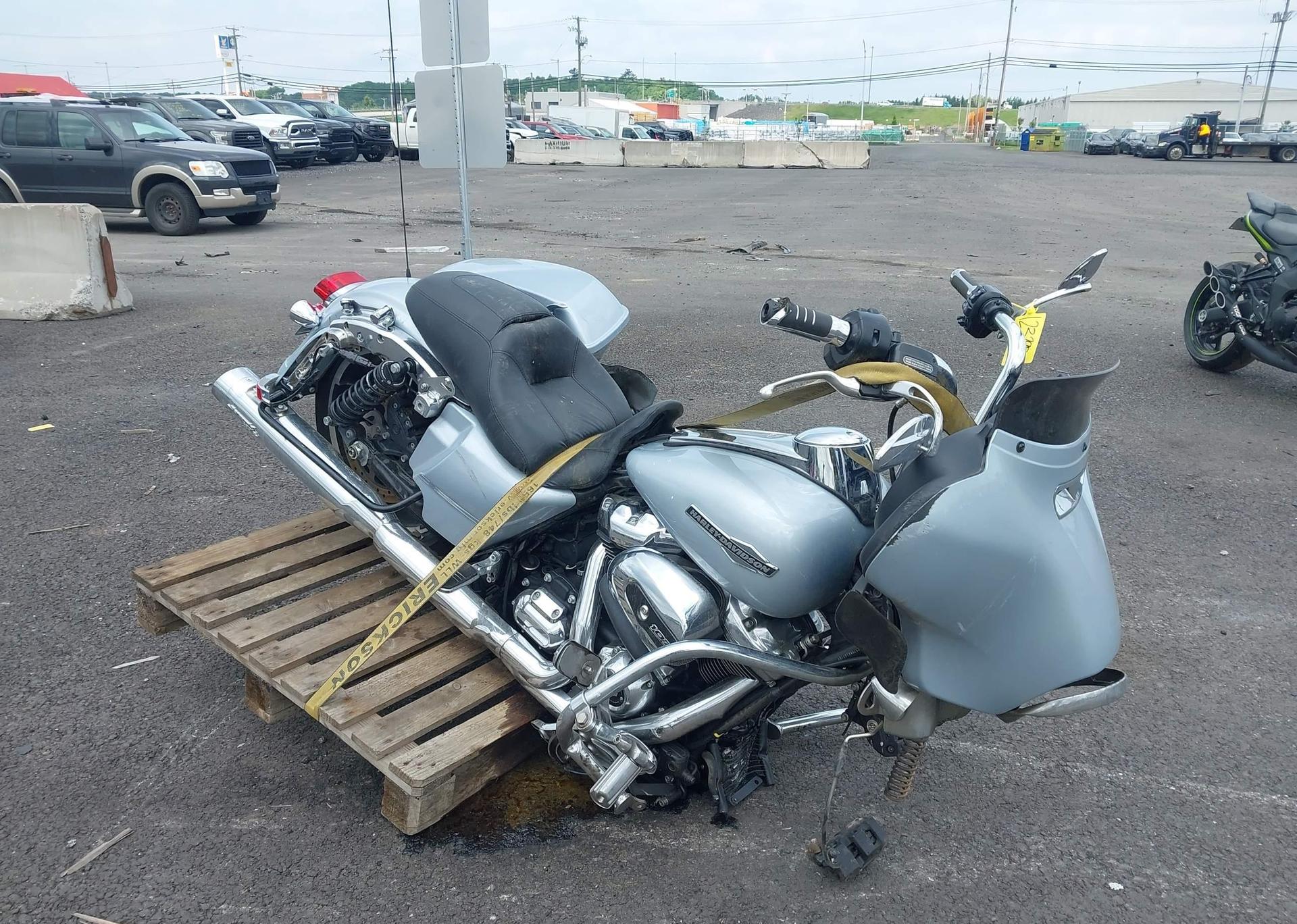 2023 HARLEY-DAVIDSON FLHX