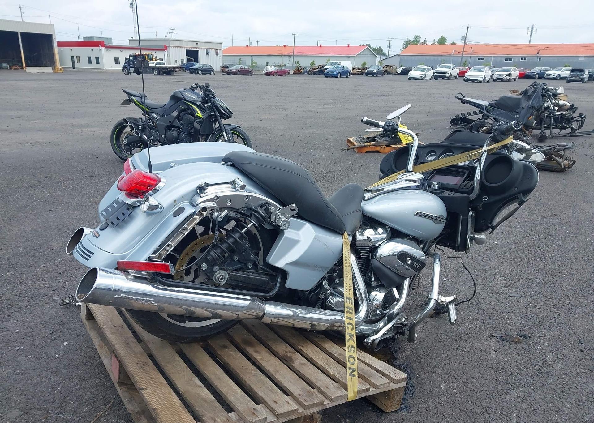 2023 HARLEY-DAVIDSON FLHX
