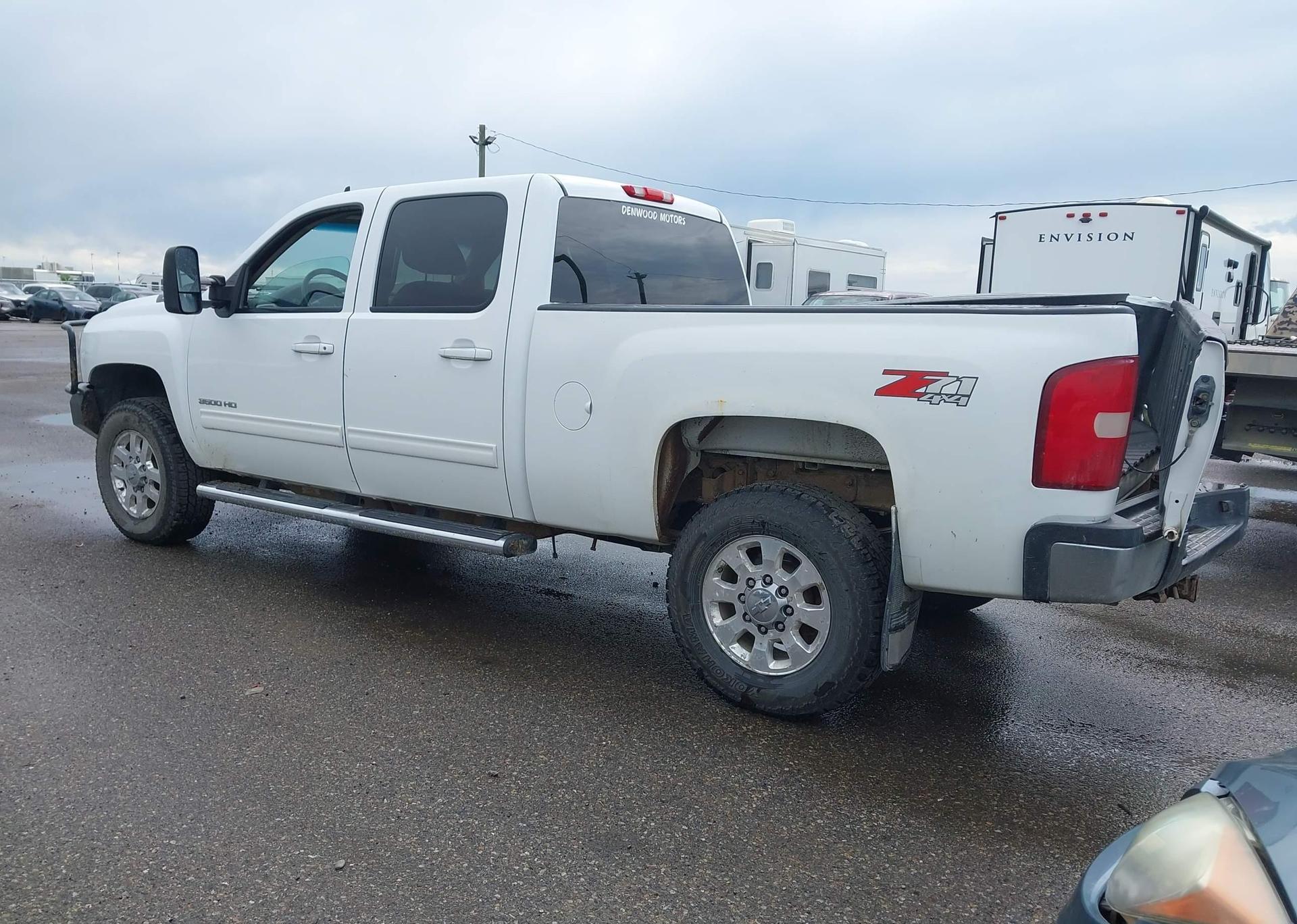 2011 CHEVROLET SILVERADO K3500 LTZ