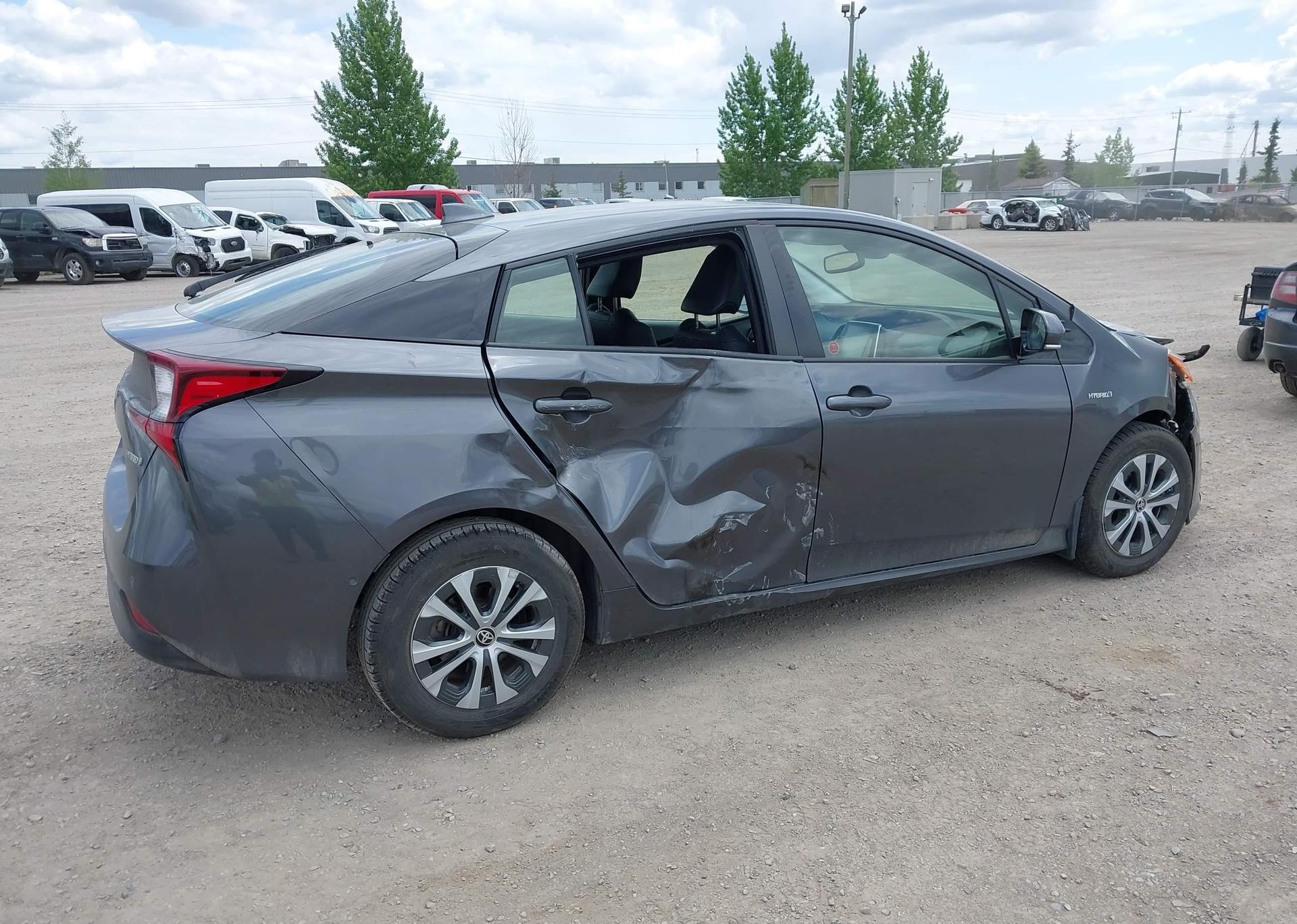 2019 TOYOTA PRIUS
