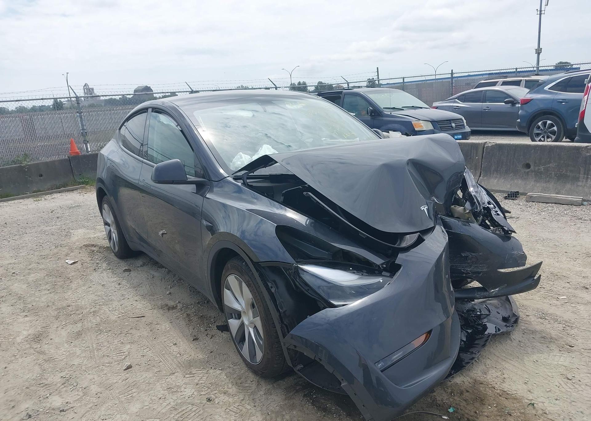 2024 TESLA MODEL Y