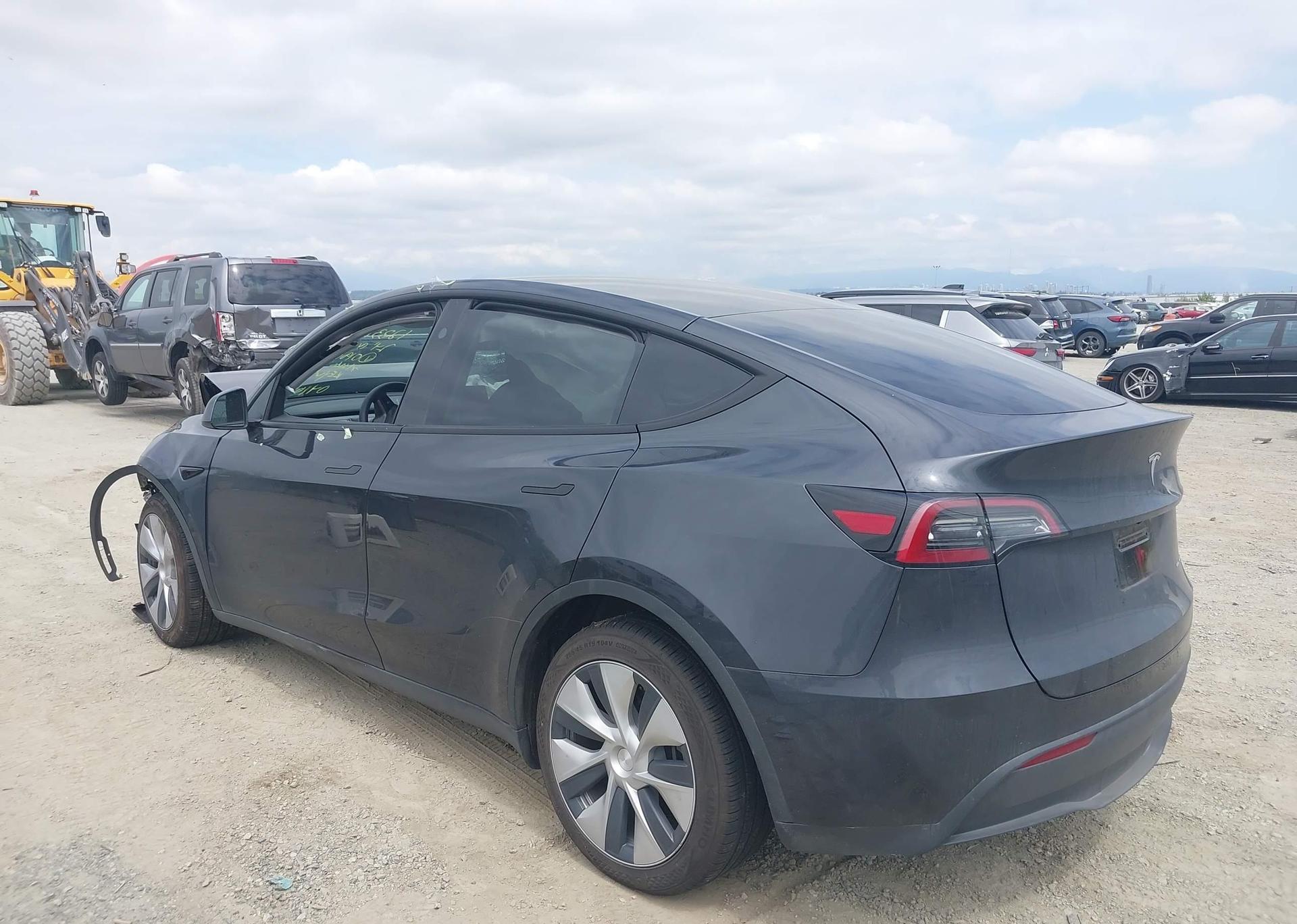 2024 TESLA MODEL Y