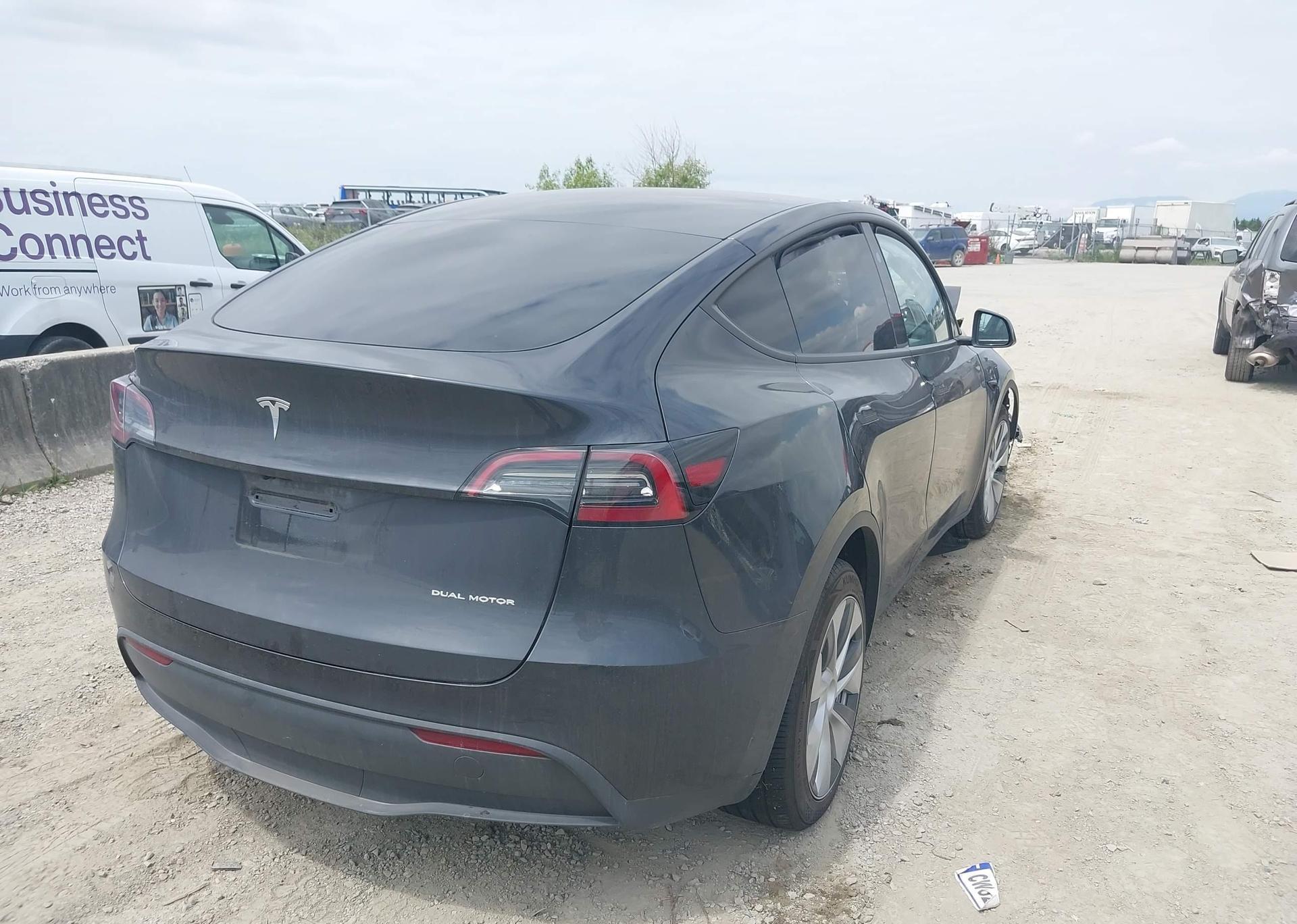 2024 TESLA MODEL Y