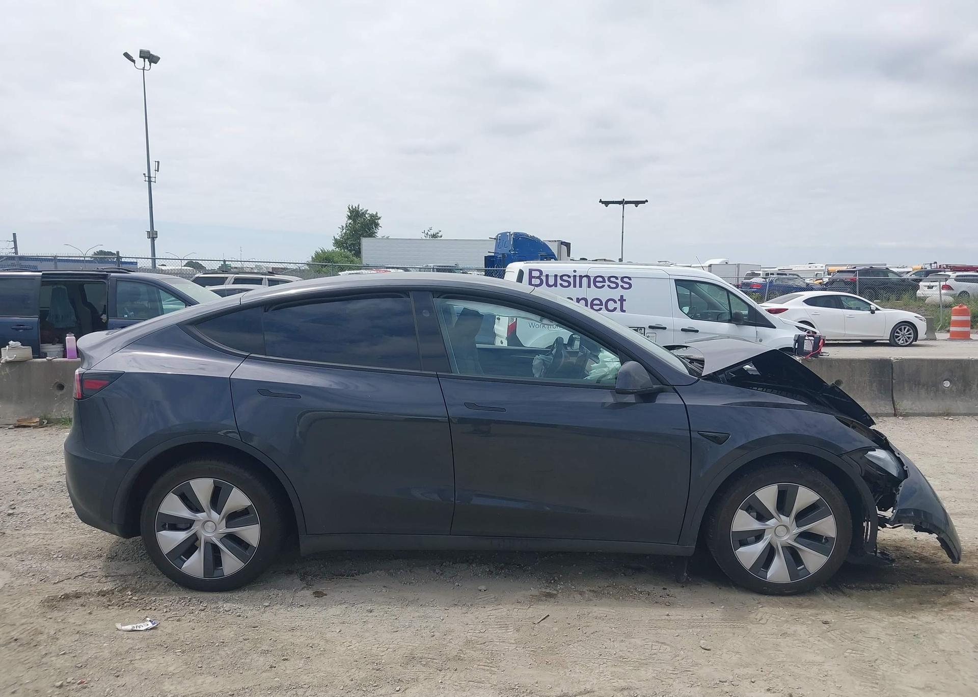2024 TESLA MODEL Y