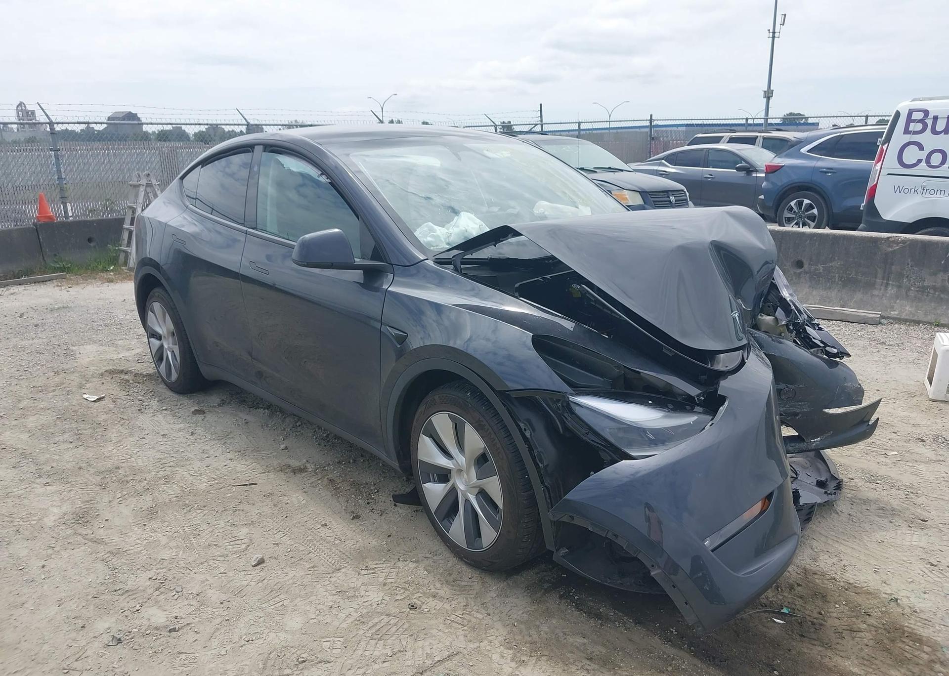2024 TESLA MODEL Y