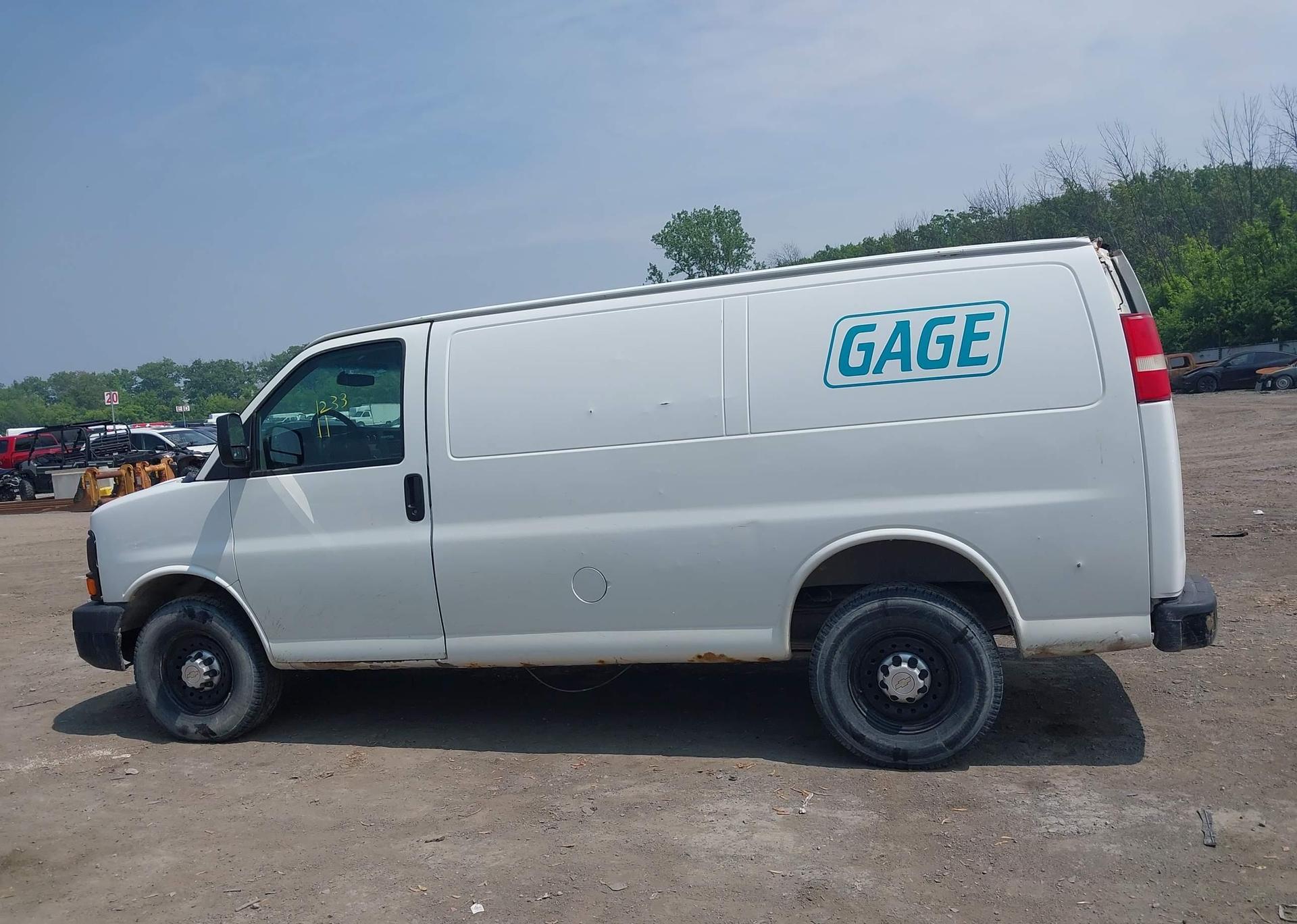 2012 CHEVROLET EXPRESS 2500 STANDARD