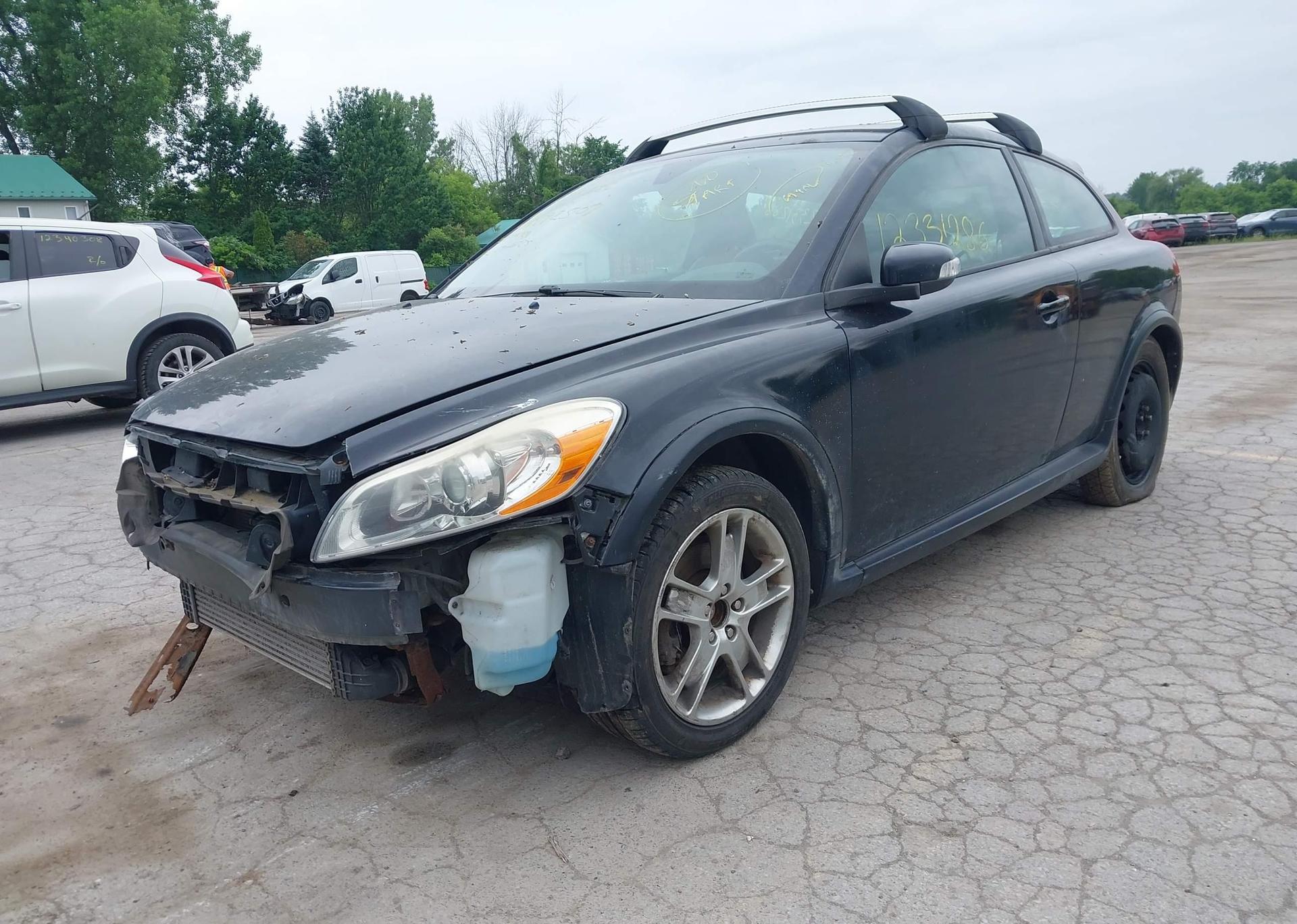 2011 VOLVO C30