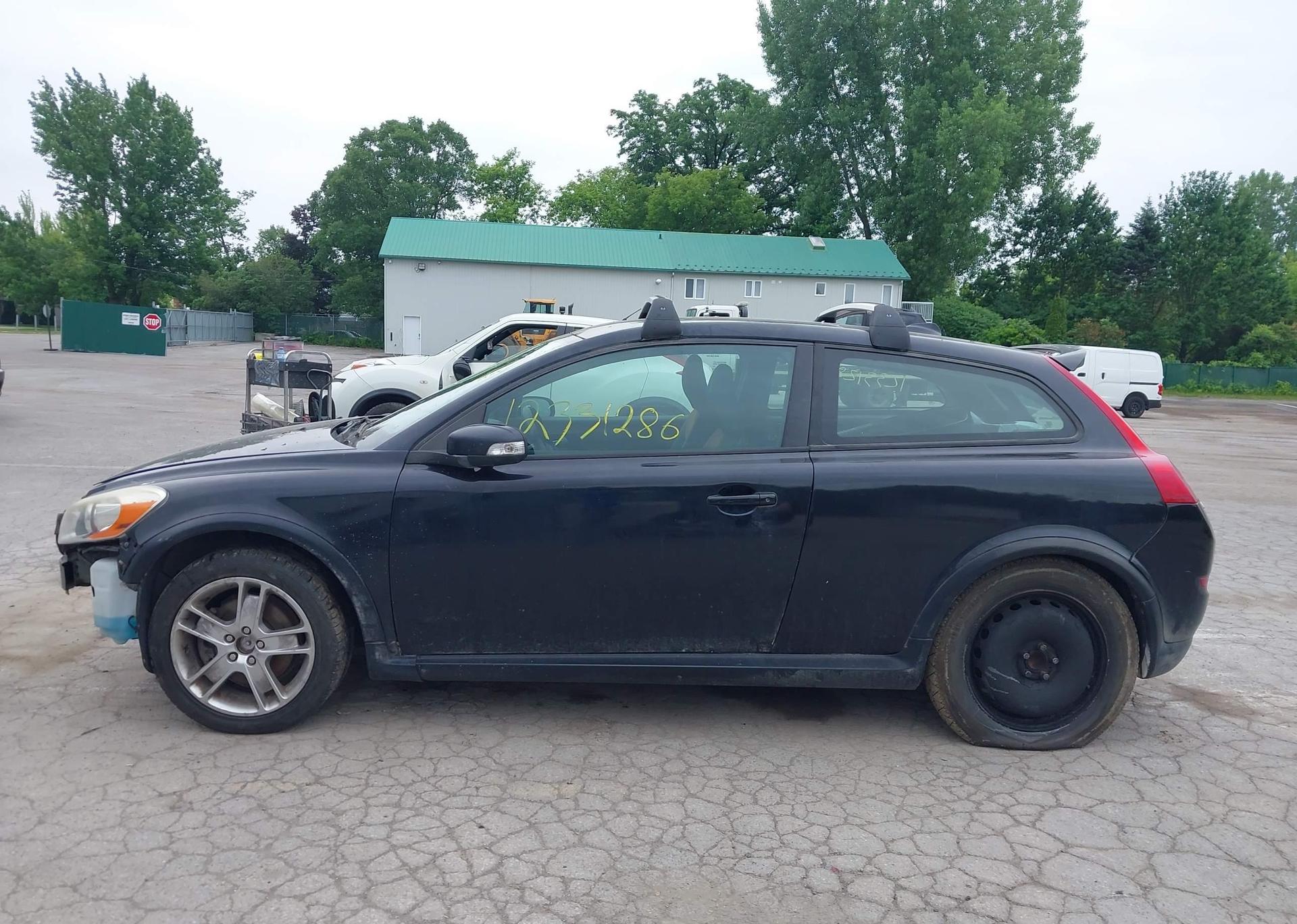 2011 VOLVO C30