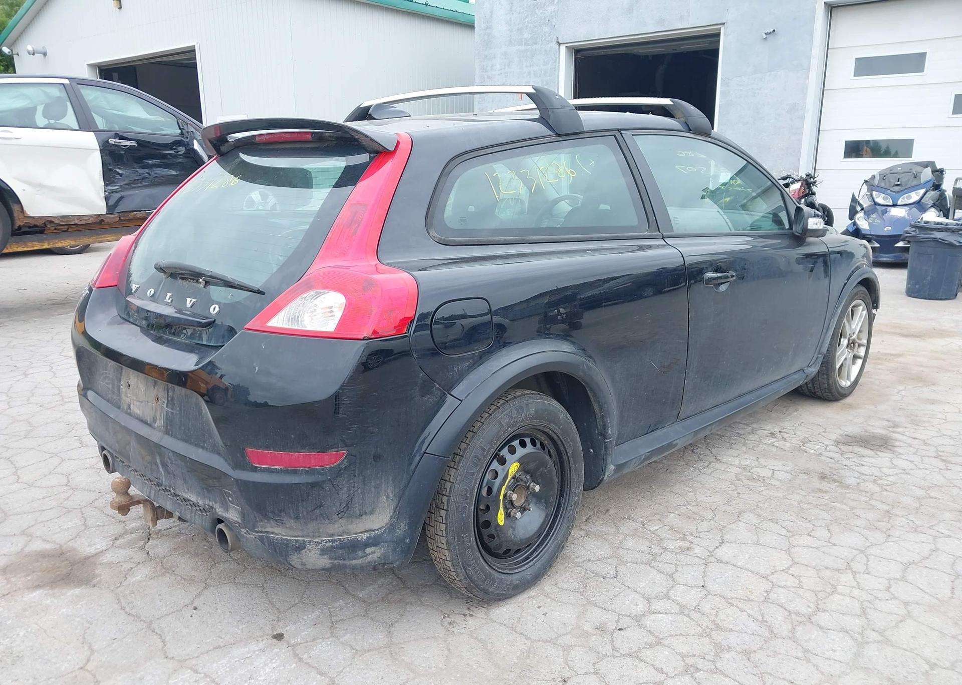 2011 VOLVO C30